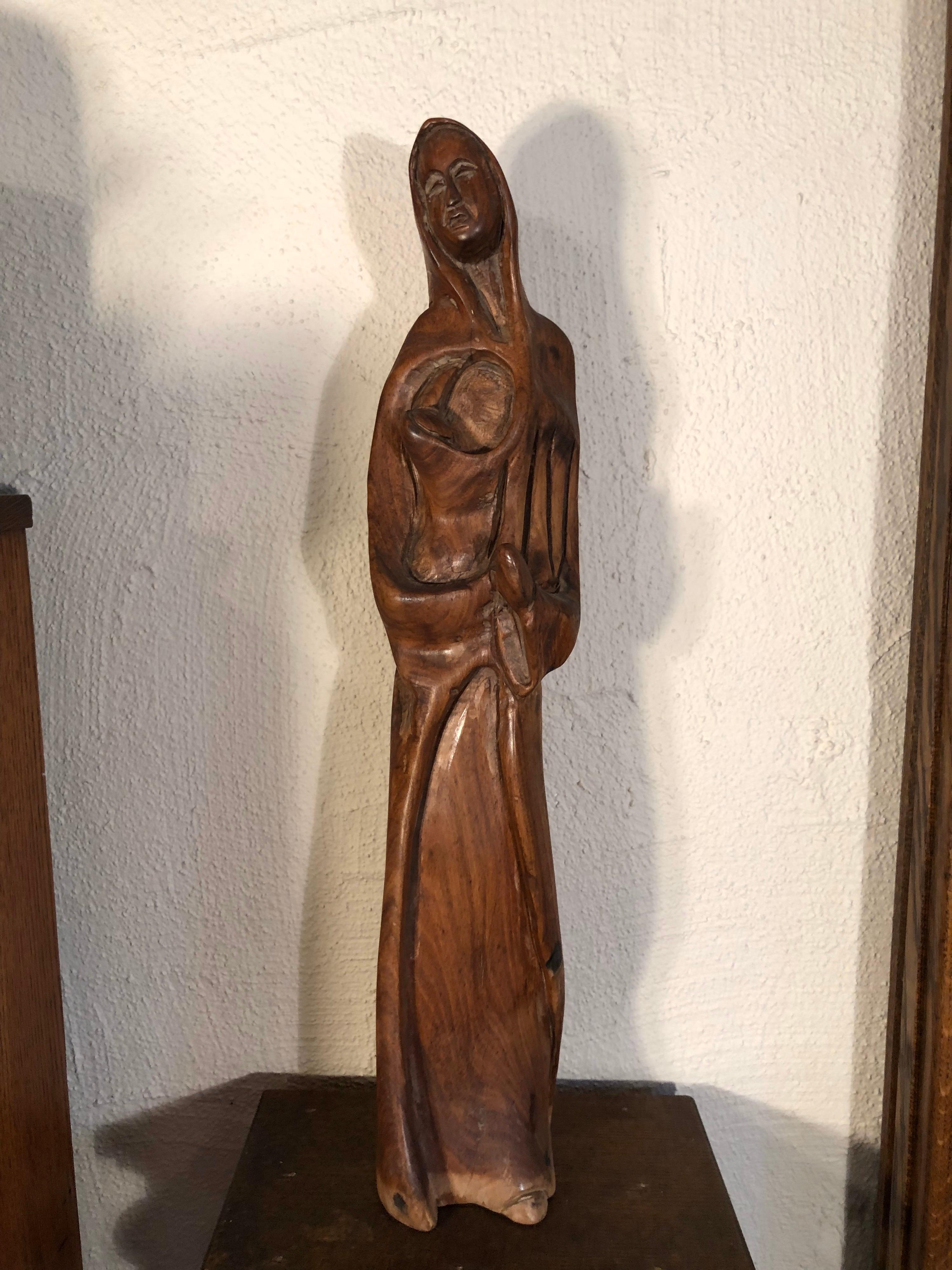 Intagliato a mano Statua di Madre e Bambino in legno intagliata a mano in vendita