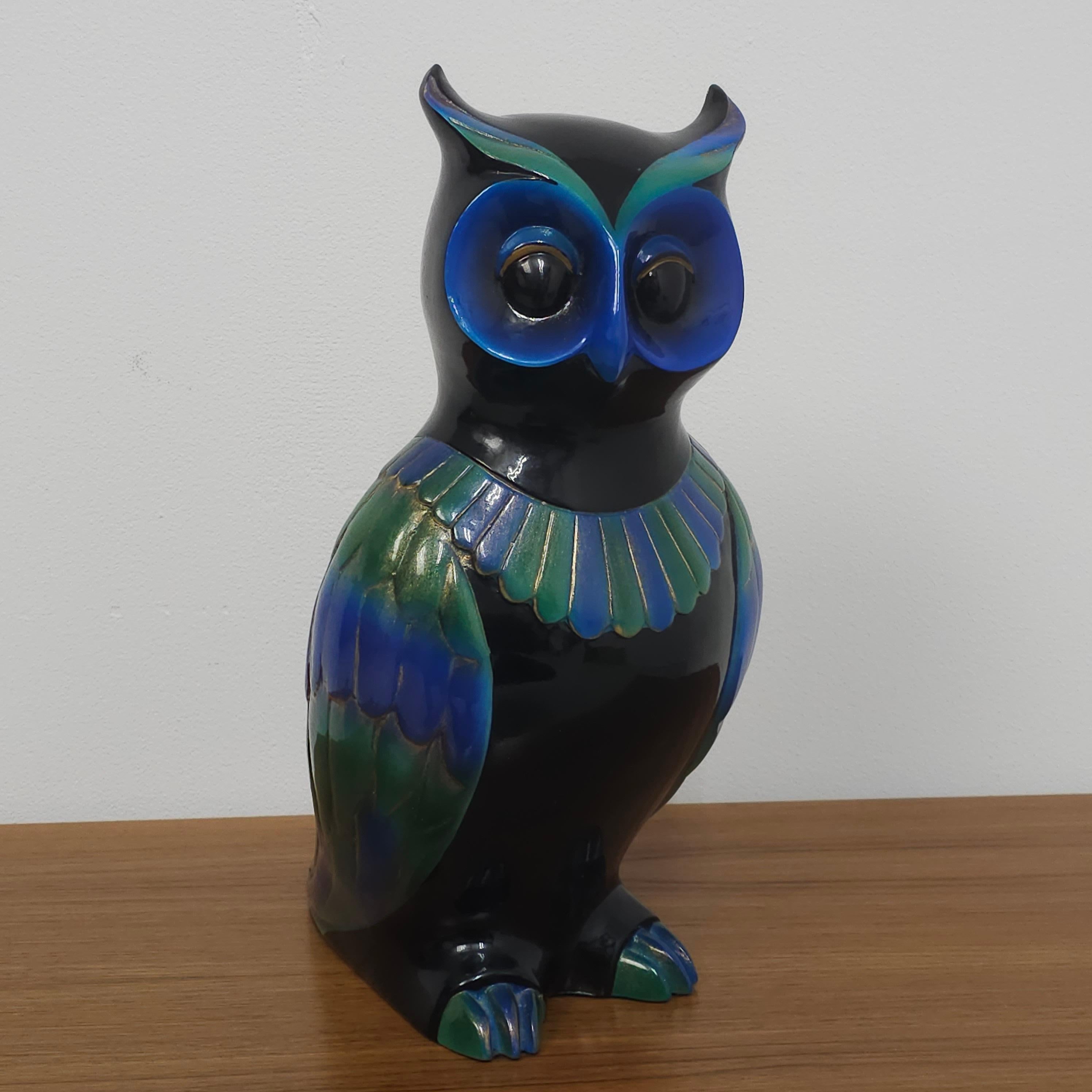 20th Century Hand carved wooden owl statue For Sale
