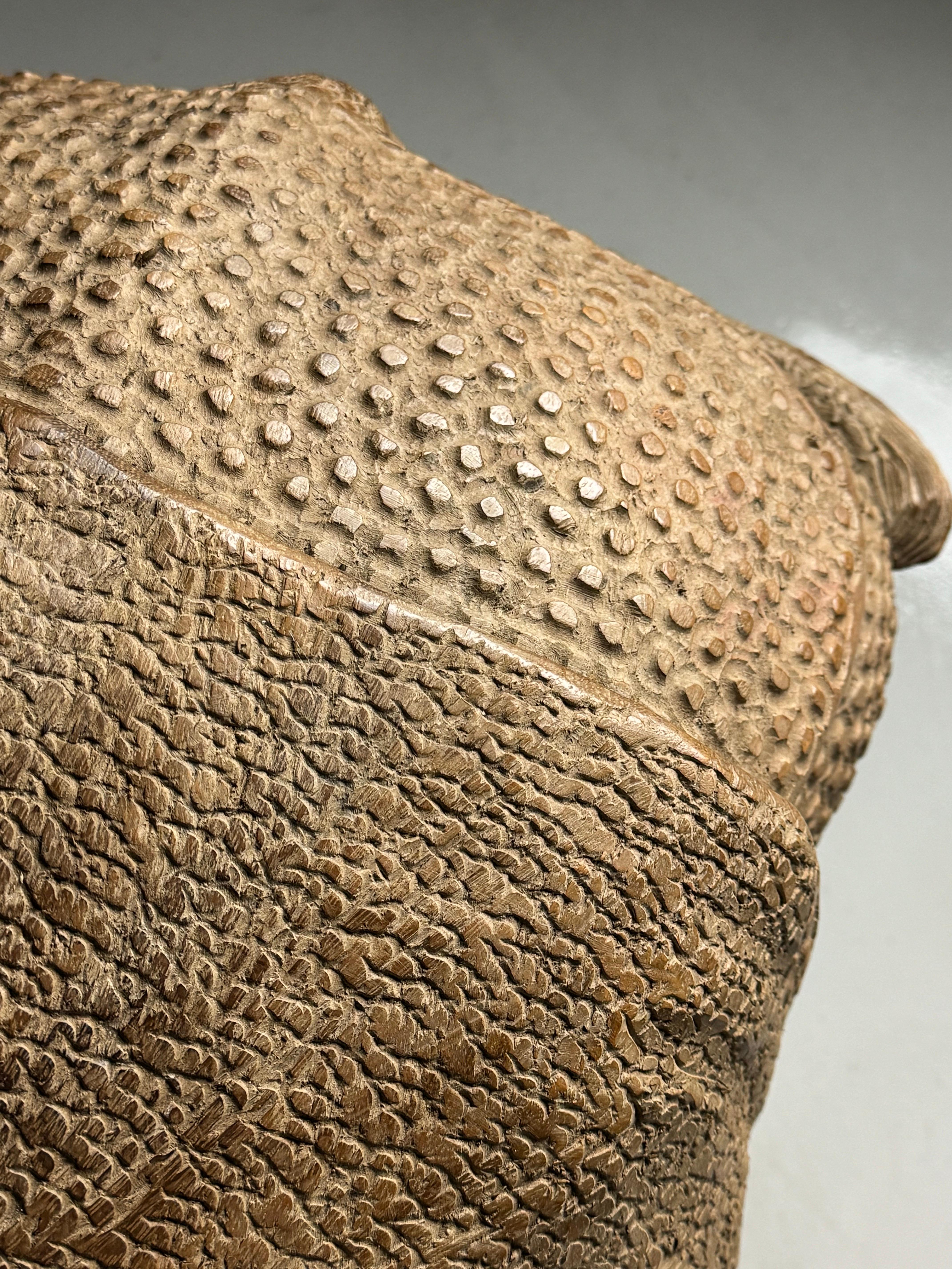 Rhinocéros en bois sculpté à la main Asie du Sud-Est 1960 en vente 5