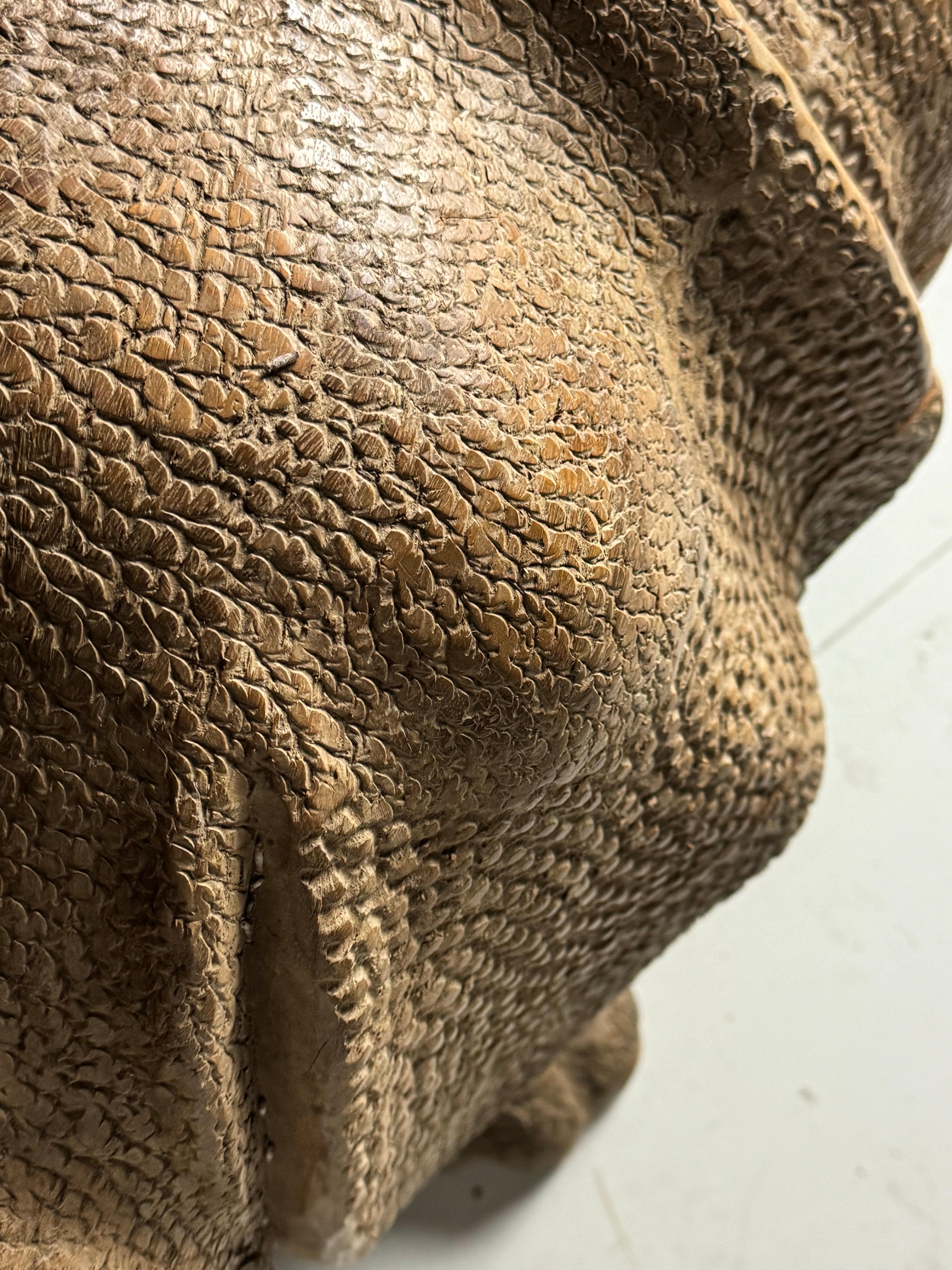 Rhinocéros en bois sculpté à la main Asie du Sud-Est 1960 en vente 6