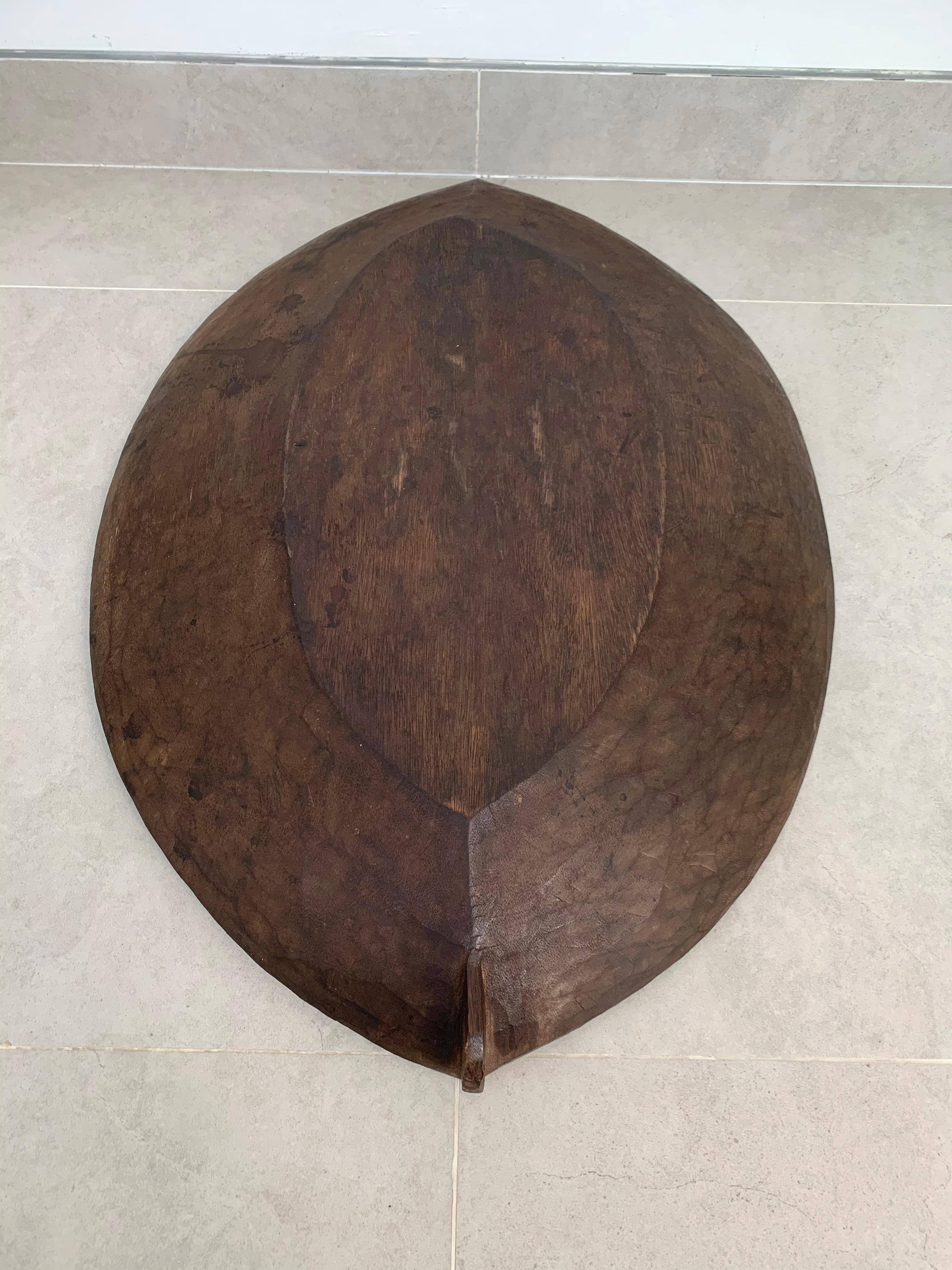 Hand-Carved Wooden Tray / Bowl Mentawai Tribe of Indonesia, Mid-20th Century  For Sale 2