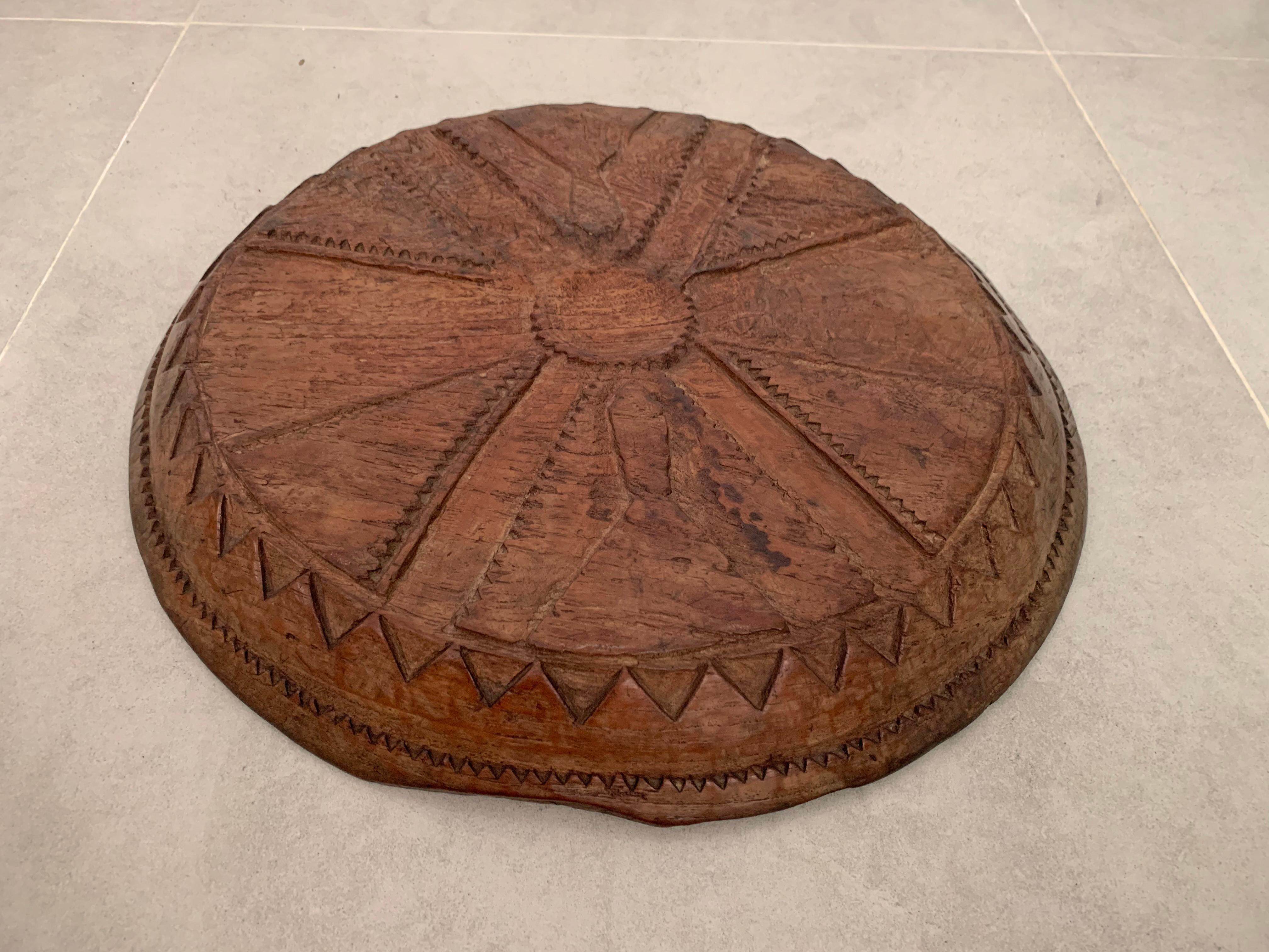 Indonesian Hand-Carved Wooden Tribal Tray / Bowl from the Nias Island, Indonesia For Sale