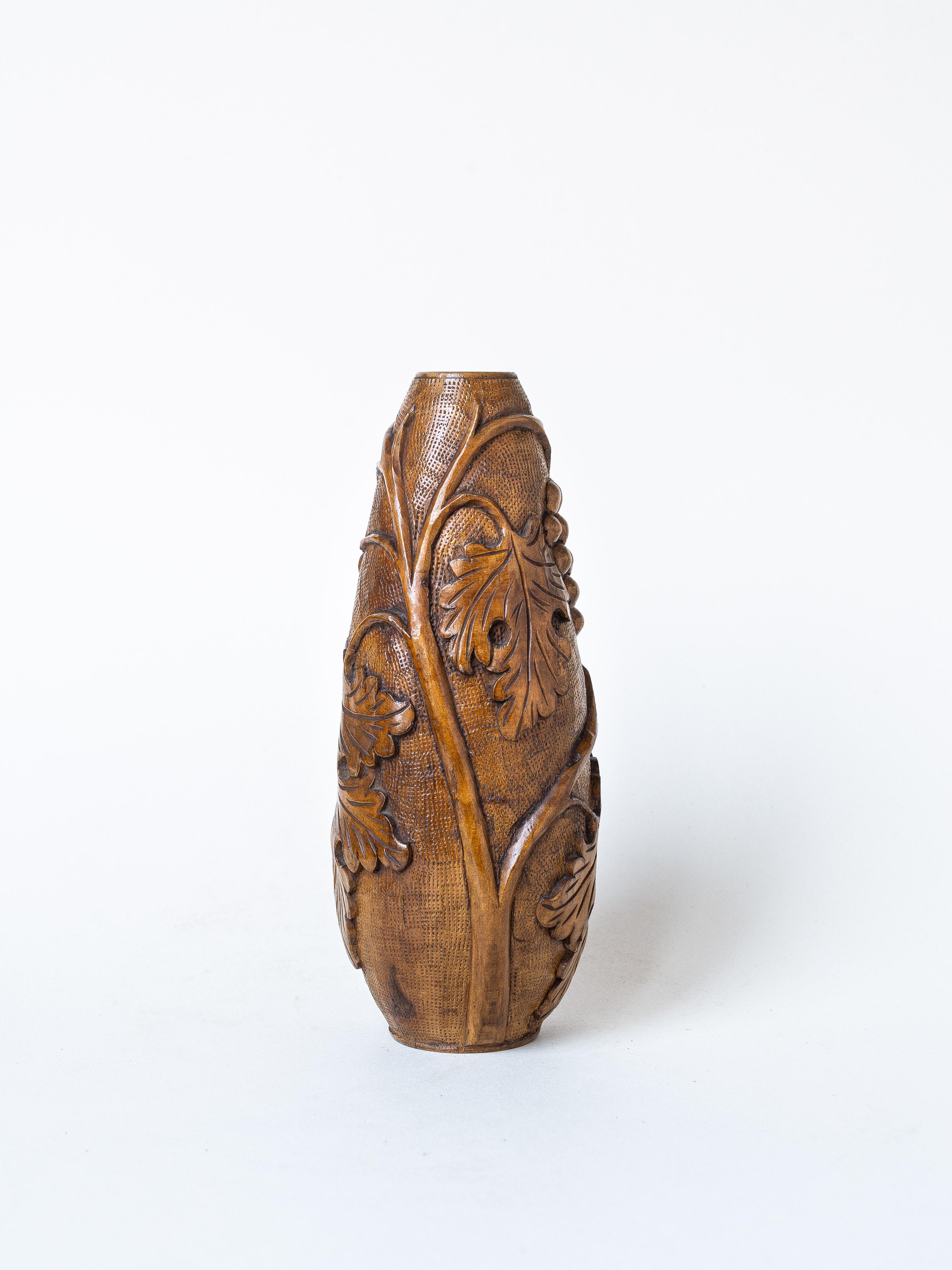French Hand-Carved Wooden Vase, Grapes and Leaves pattern, France 1960s For Sale