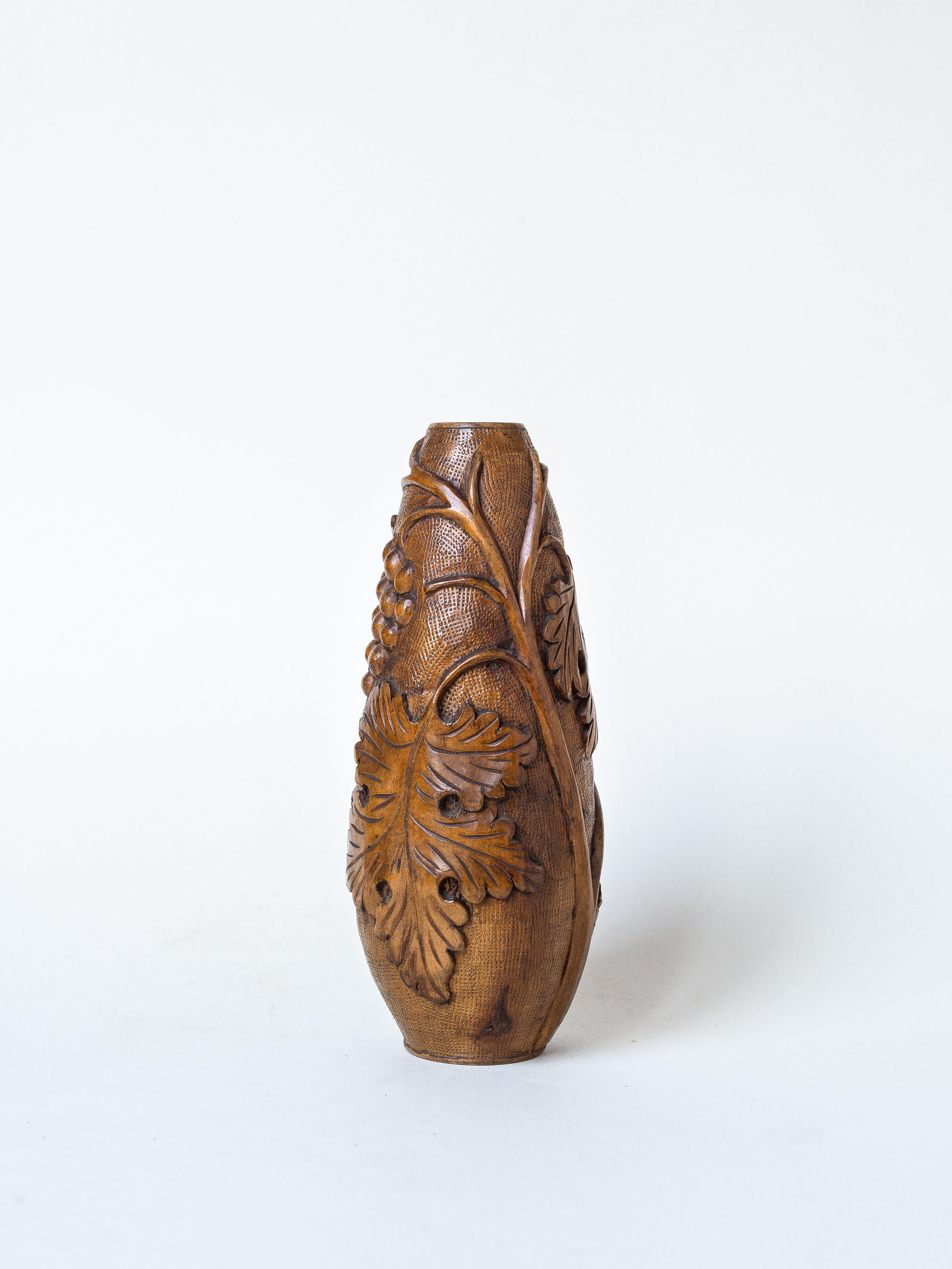 Hand-Carved Wooden Vase, Grapes and Leaves pattern, France 1960s For Sale 3