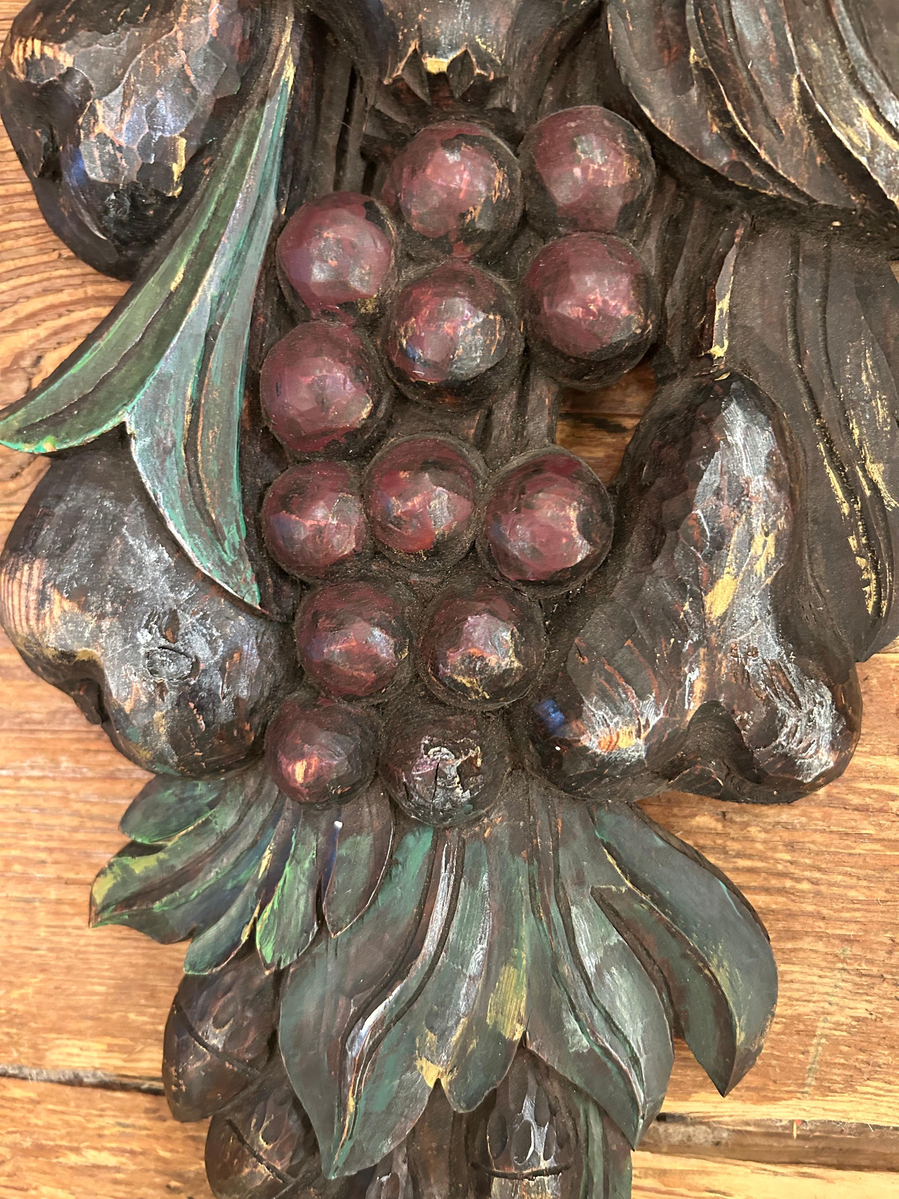 Handgeschnitzte Vintage-Wandständer aus Holz, Vintage-Kunstskulptur (Volkskunst) im Angebot