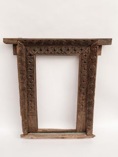 Handgeschnitzter Fenster- oder Spiegelrahmen aus Holz:: spätes 19. Jahrhundert:: Nepal