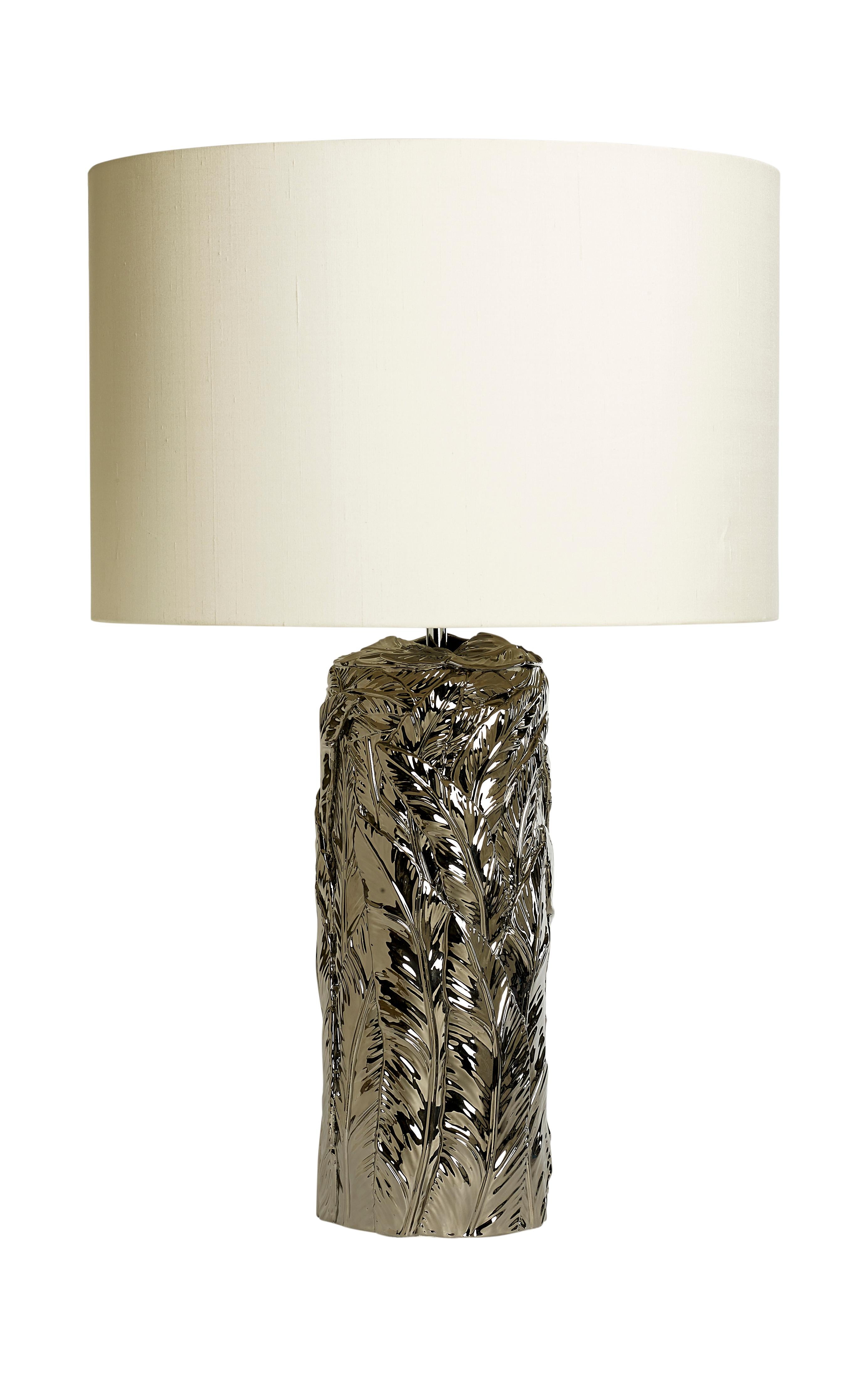 Handgegossene Dschungelblatt-Tischlampe aus Keramik in handbemalter grüner Glasur im Angebot 6