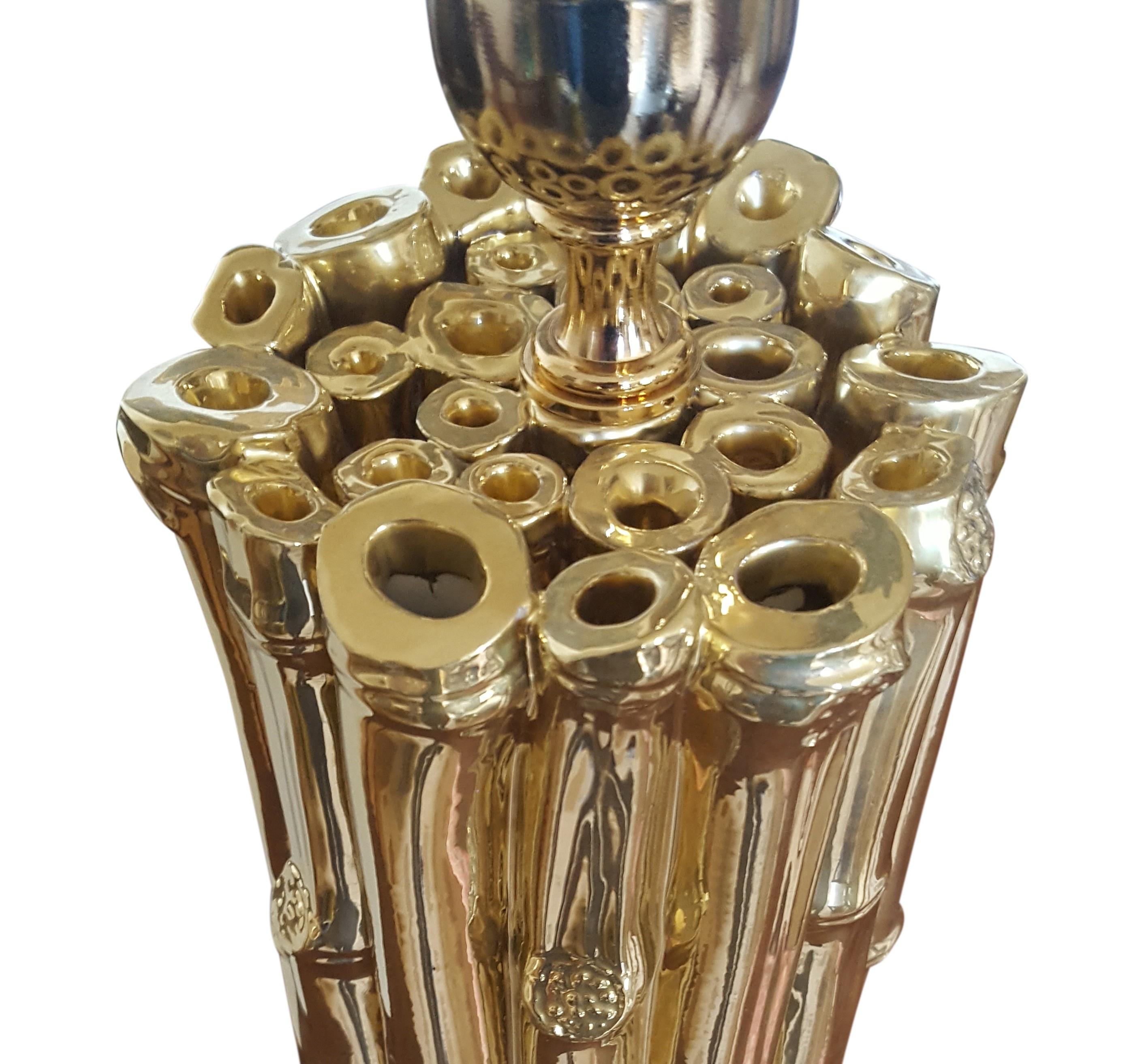 Handgegossene, hohe Keramik-Tischlampe aus Bambus in Zylinderform mit 24 Karat fließender Goldglasur (21. Jahrhundert und zeitgenössisch) im Angebot