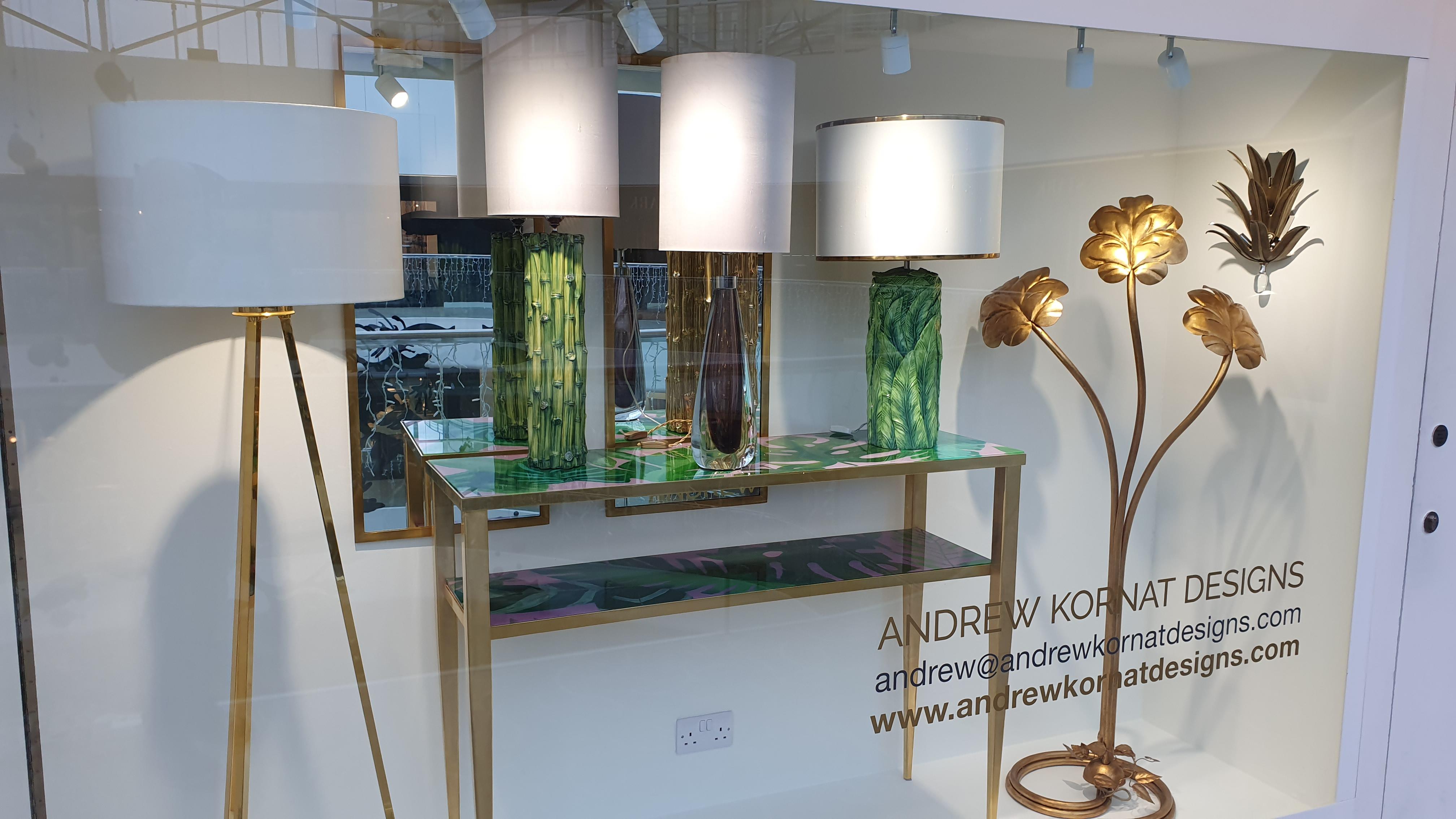 Intagliato a mano Lampada da tavolo Bamboo a cilindro alto in ceramica fusa a mano con smalto verde dipinto a mano in vendita