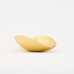 Hand Cast Polished Brass Irregular Shallow Decorative Bowl, Vide-poche