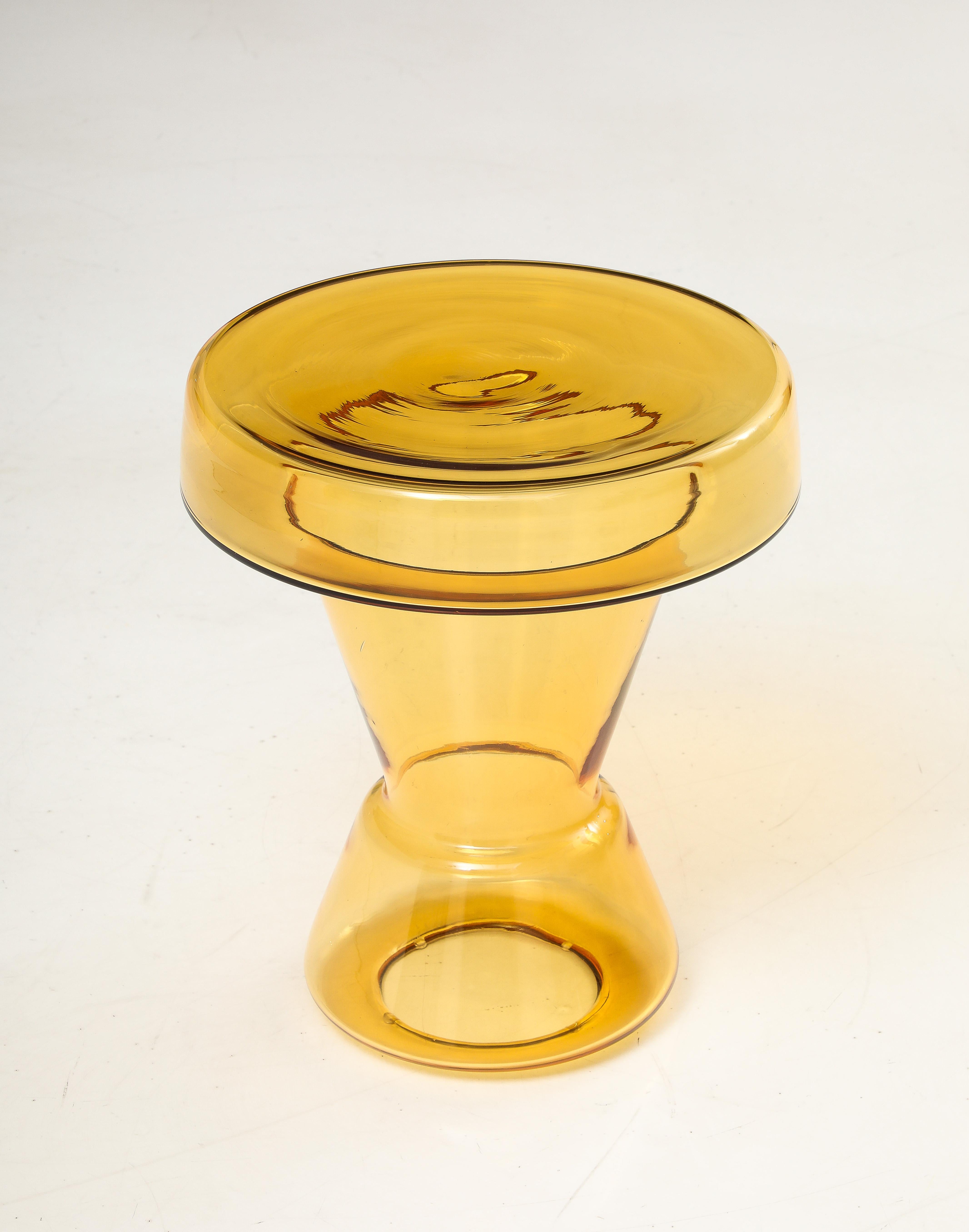 Handgegossener runder Beistelltisch aus Bernstein-Gold Murano-Glas, Italien, 15 