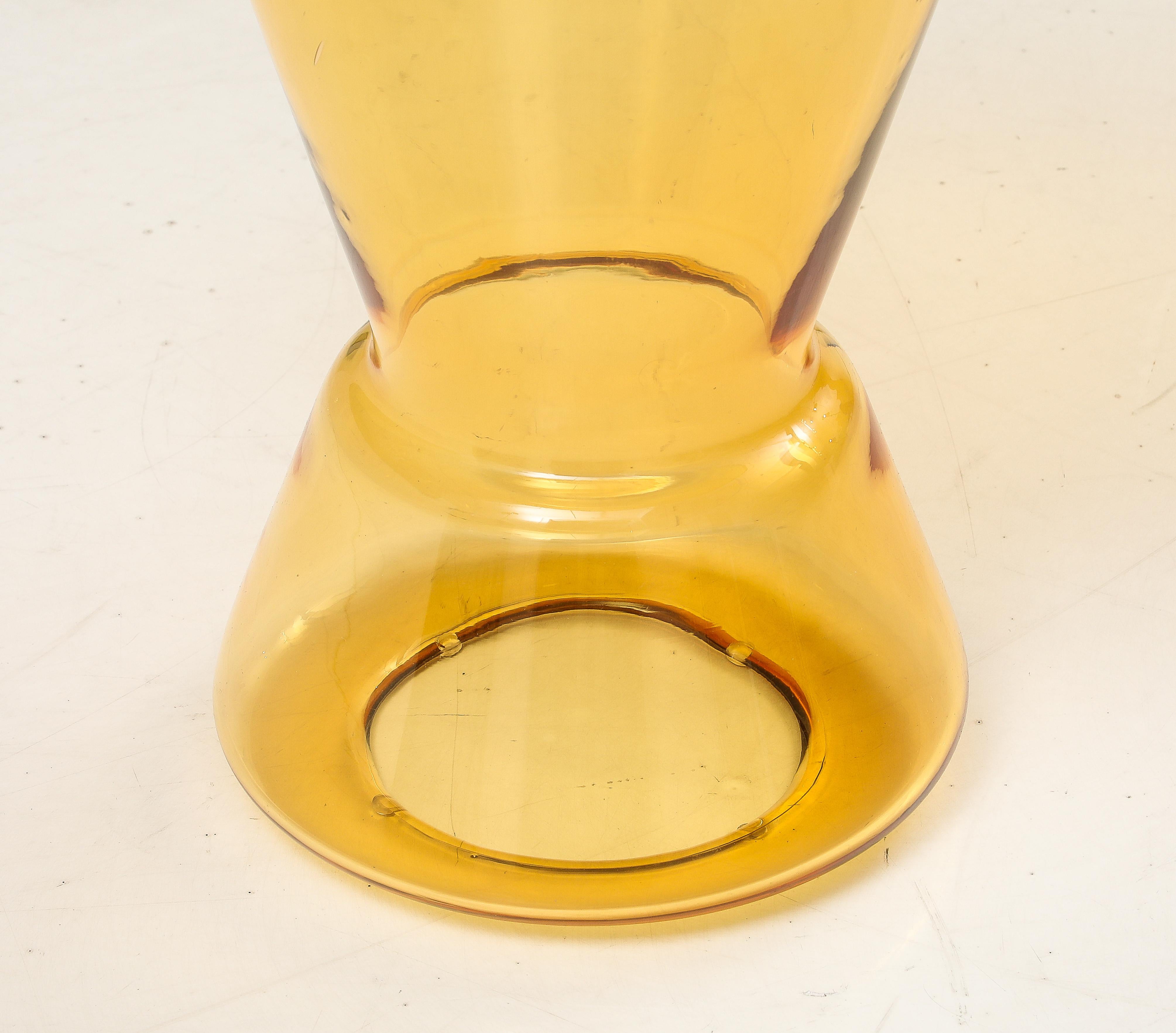 Handgegossener runder Beistelltisch aus Bernstein-Gold Murano-Glas, Italien, 15 