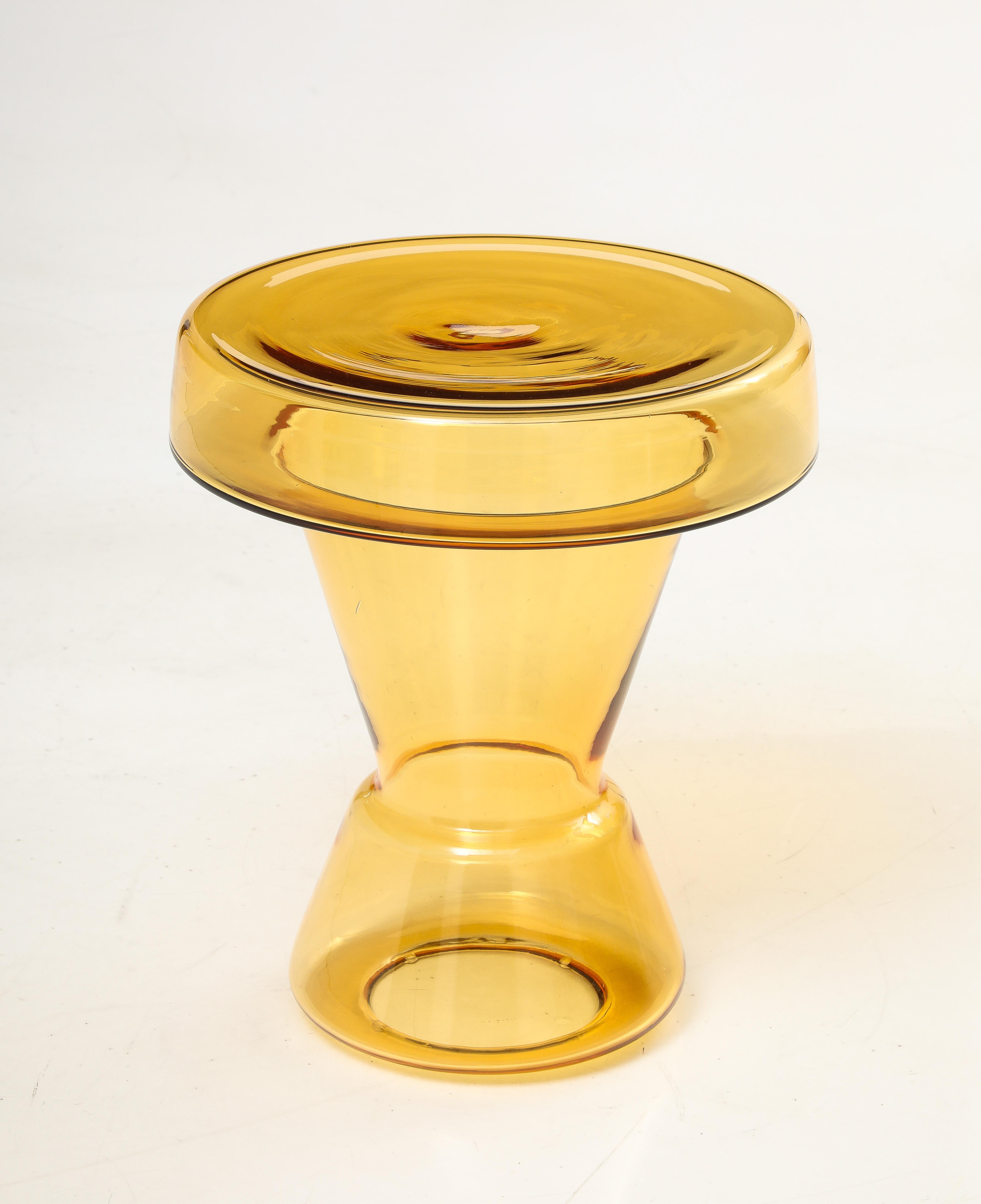 Handgegossener runder Beistelltisch aus Bernstein-Gold Murano-Glas, Italien, 15 