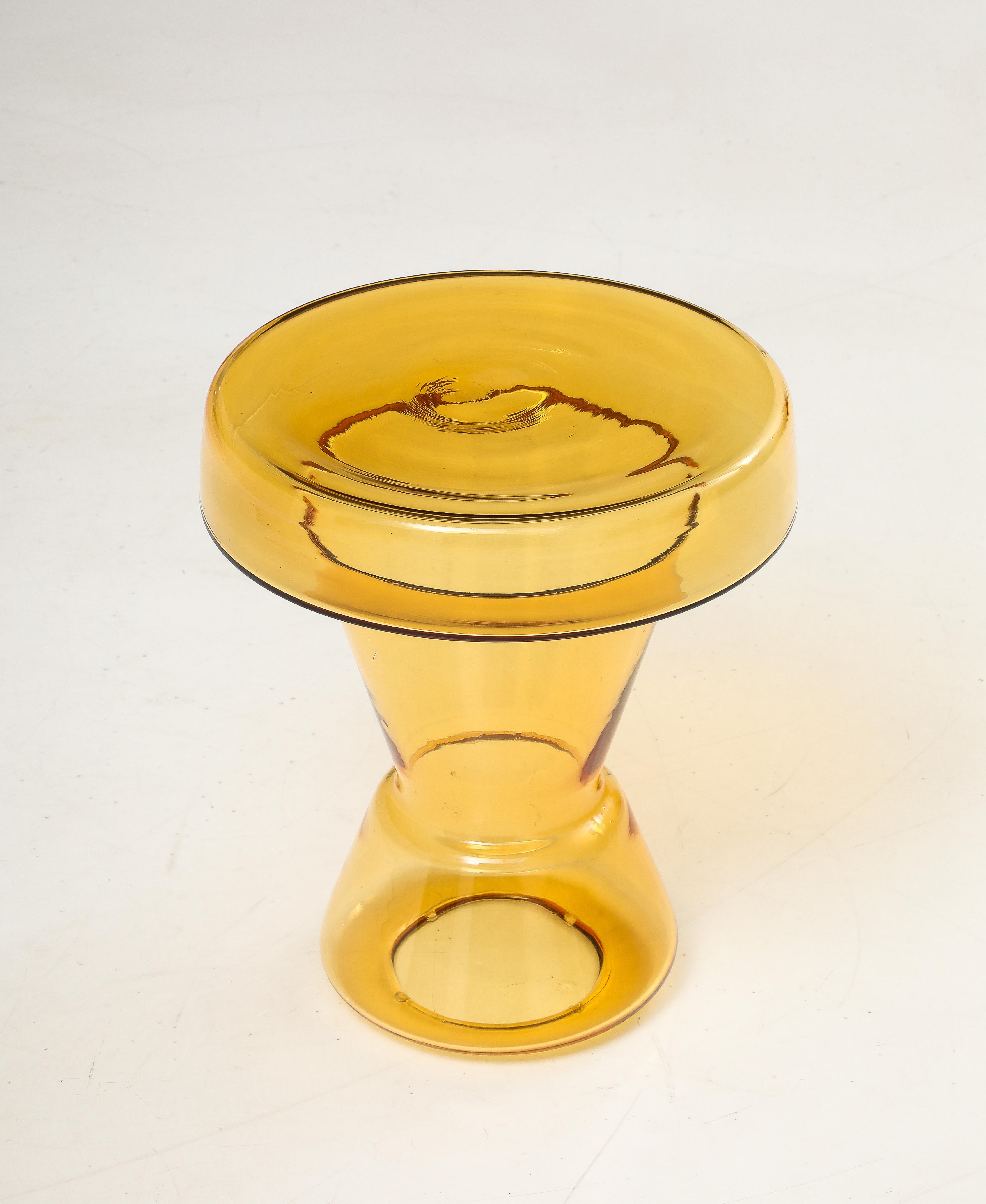 Handgegossener runder Beistelltisch aus Bernstein-Gold Murano-Glas, Italien, 15 