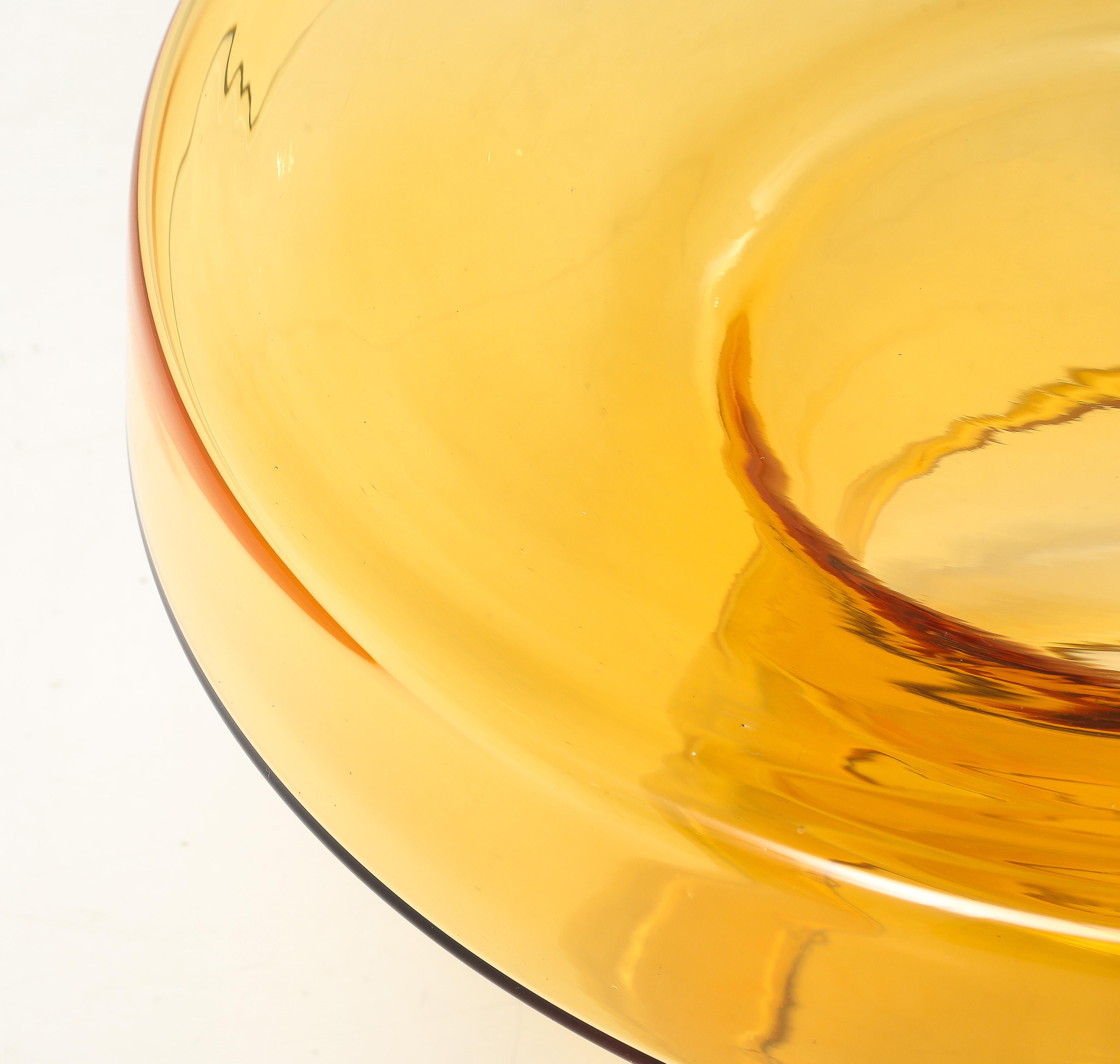 Handgegossener runder Bernstein-Gold Murano Glas Beistelltisch, Italien, 21 