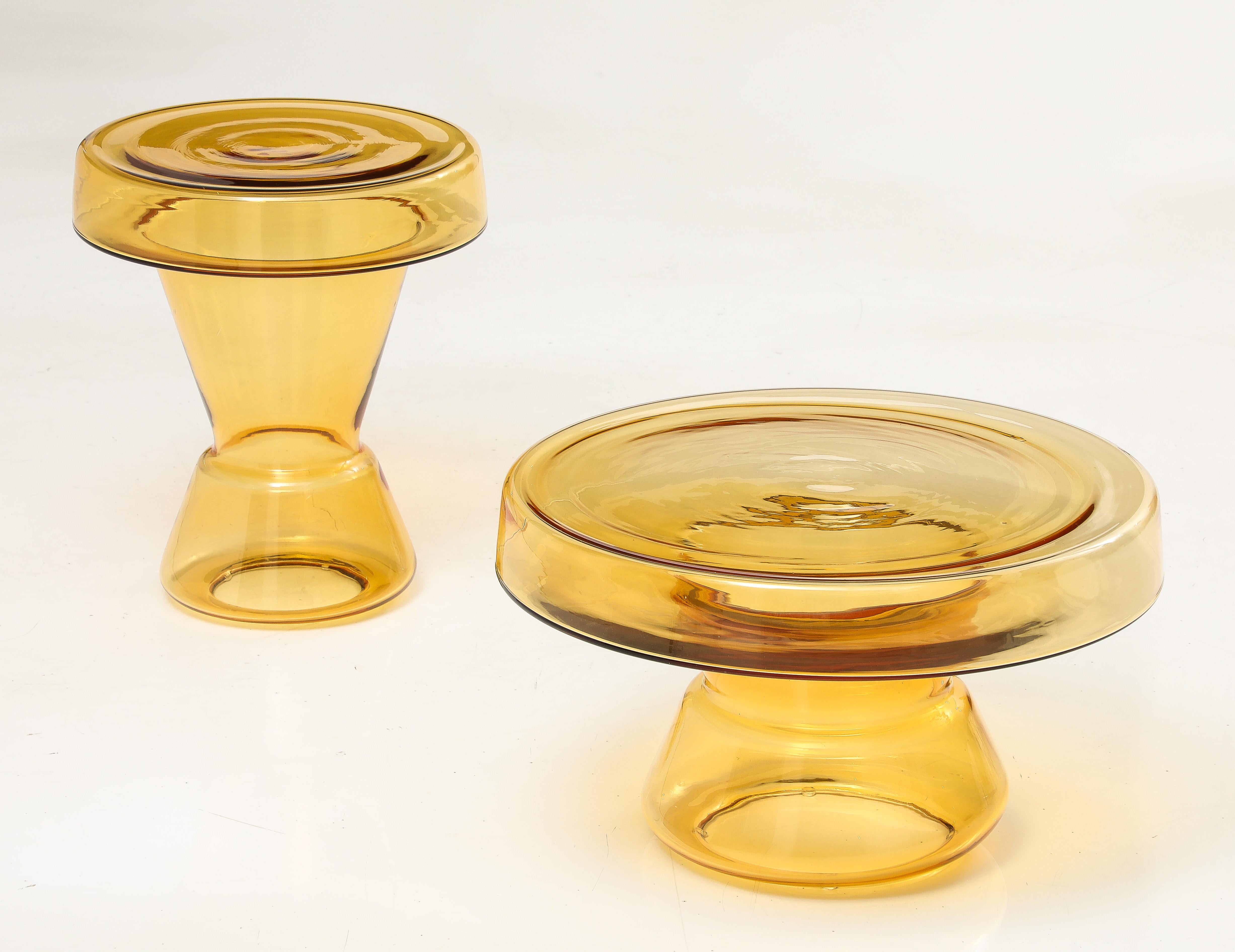 Handgegossener runder Bernstein-Gold Murano Glas Beistelltisch, Italien, 21 