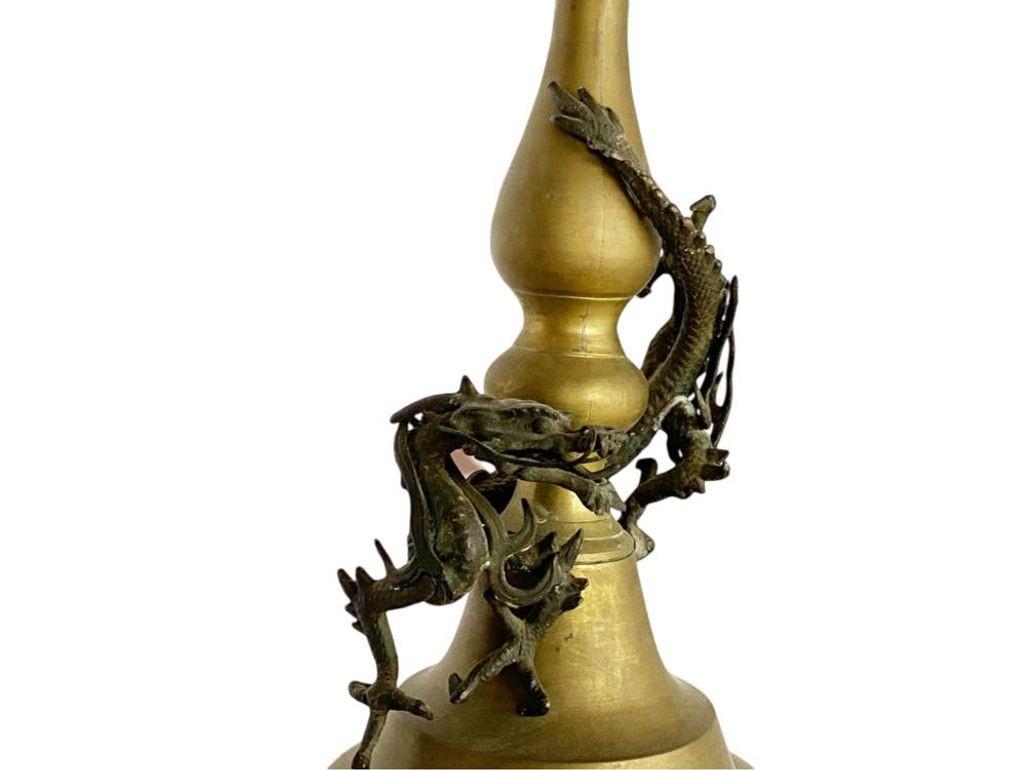 Portacandele in ottone fuso a mano con drago cinese, CIRCA 1920 in vendita 3