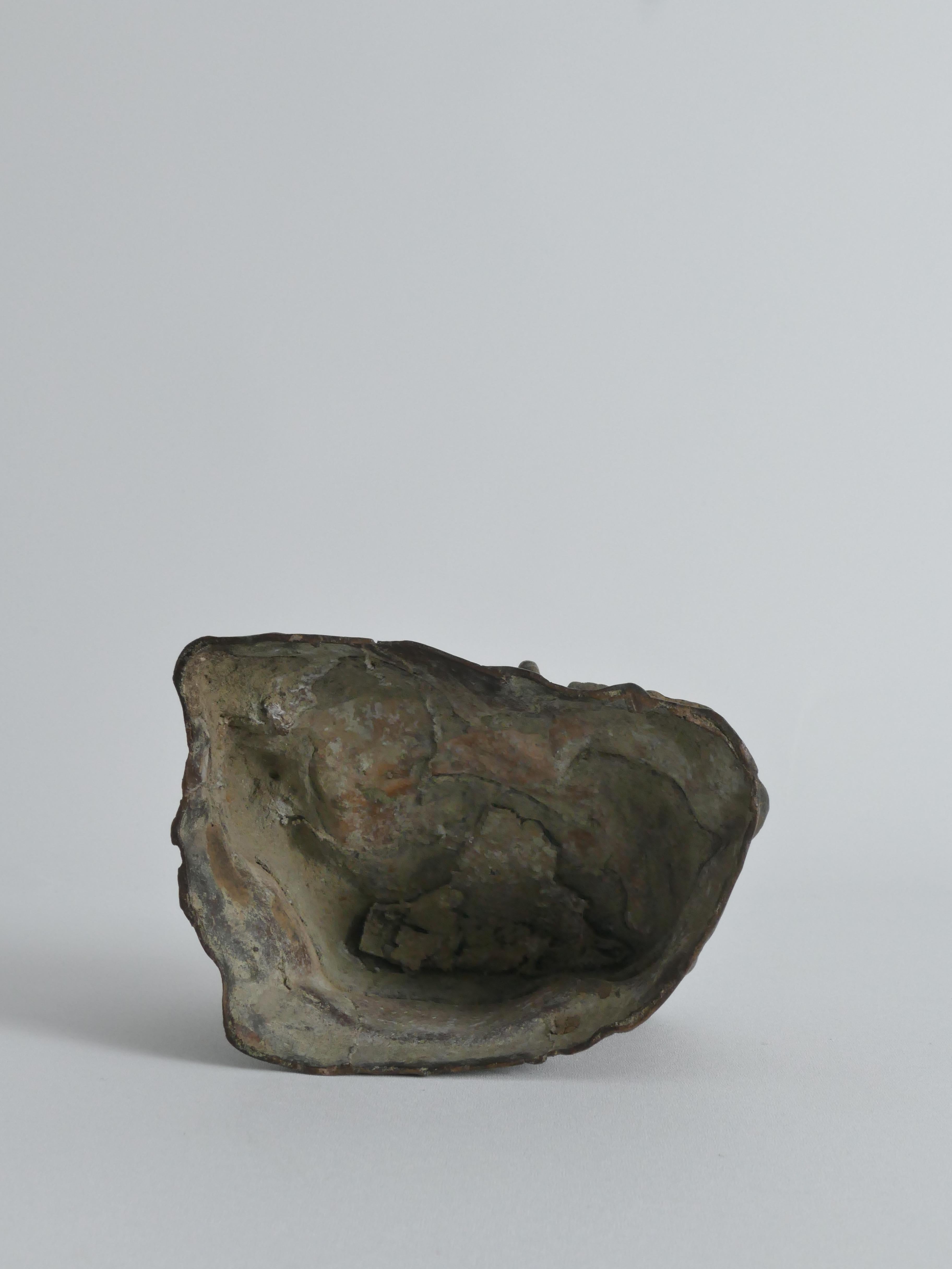 Figure de Budai en bronze coulé à la main, Chine, début du 20e siècle en vente 9