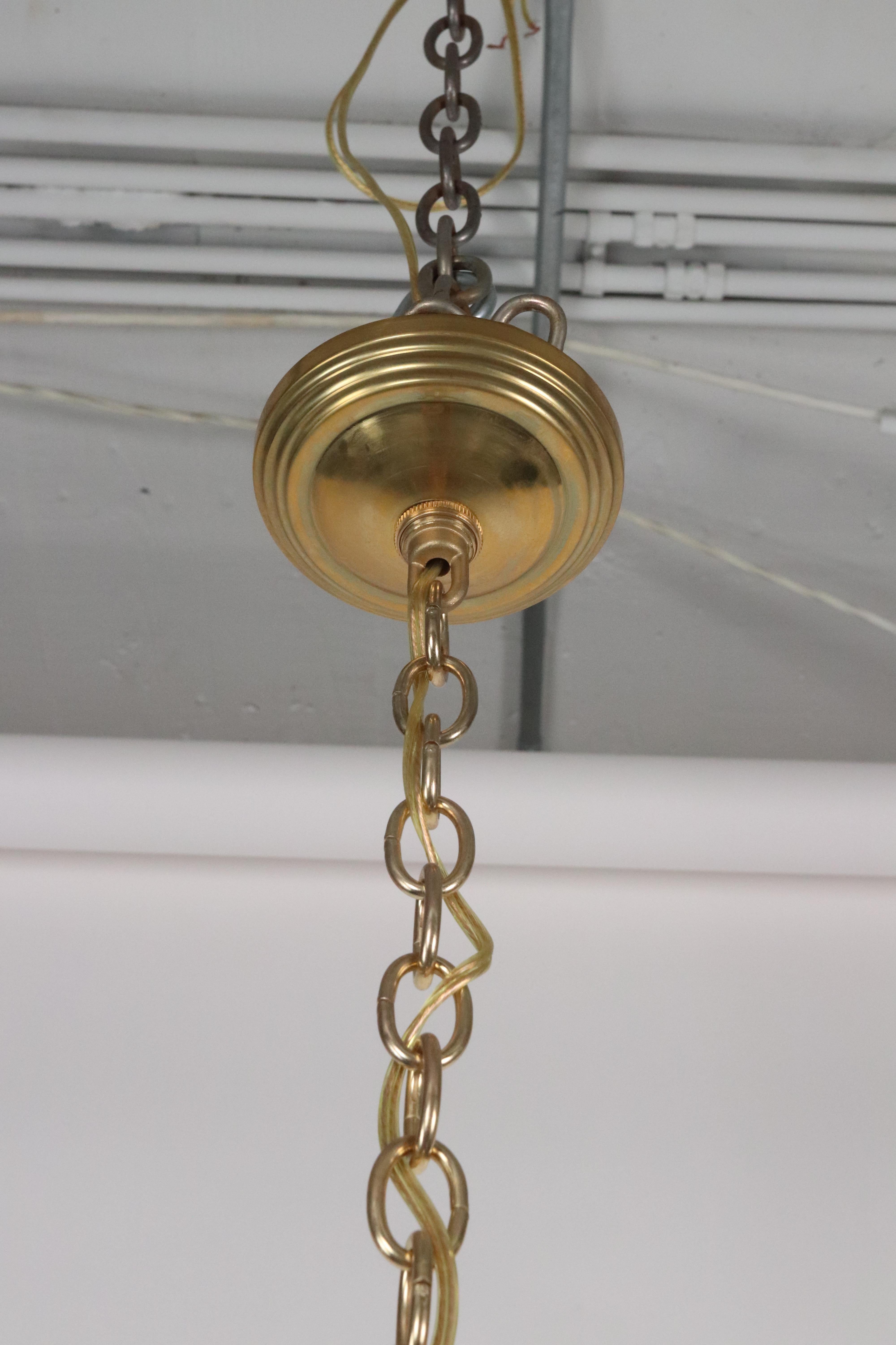 Lampadario francese a 8 luci in bronzo dorato e cesellato a mano in vendita 6