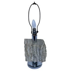 Lampe de table en marbre clivé à la main