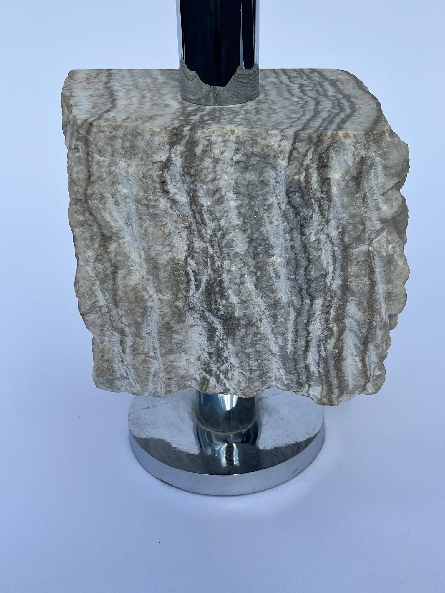 Lámpara de mesa de mármol tallado a mano en Bueno estado para la venta en West Palm Beach, FL