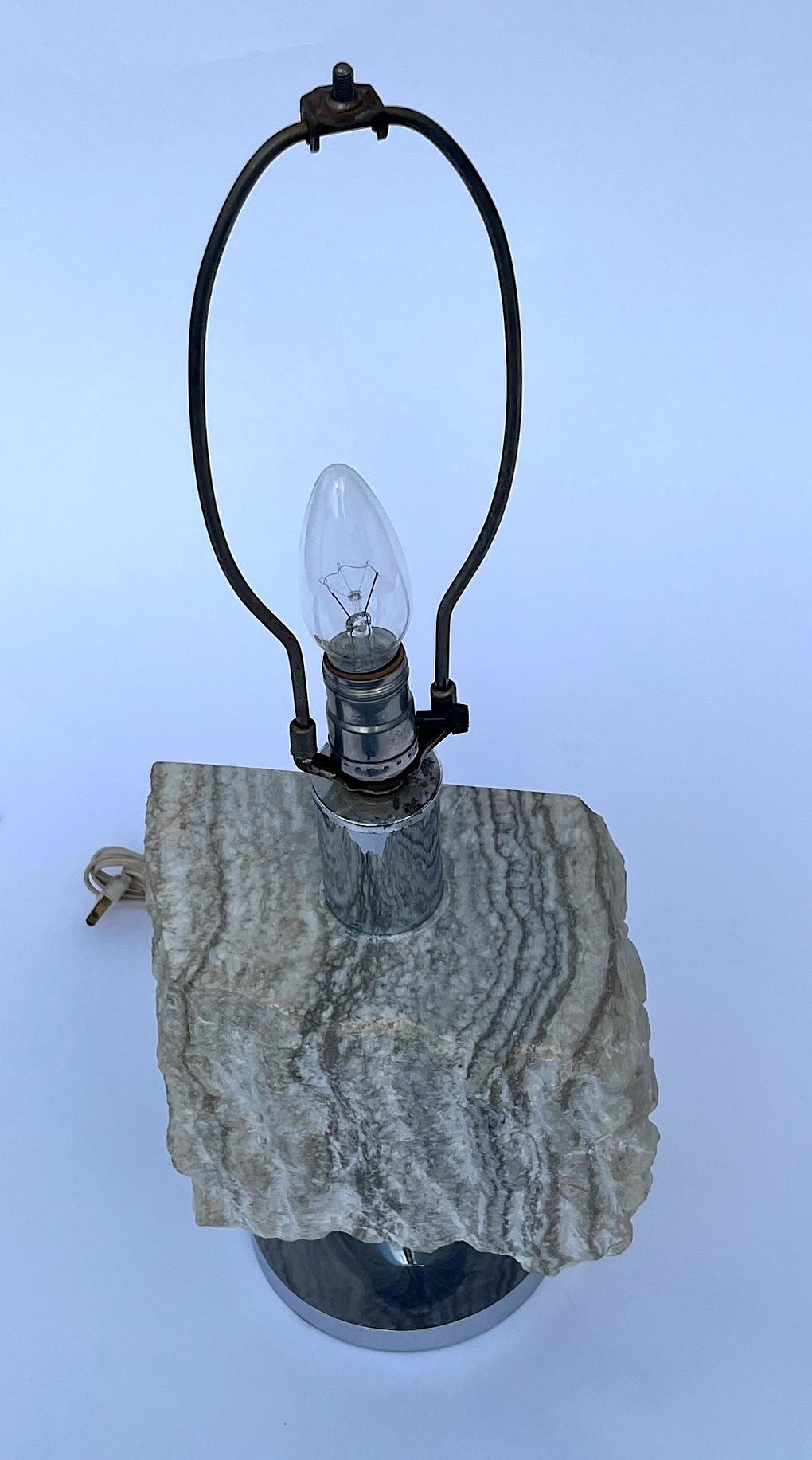 Lámpara de mesa de mármol tallado a mano Mármol en venta