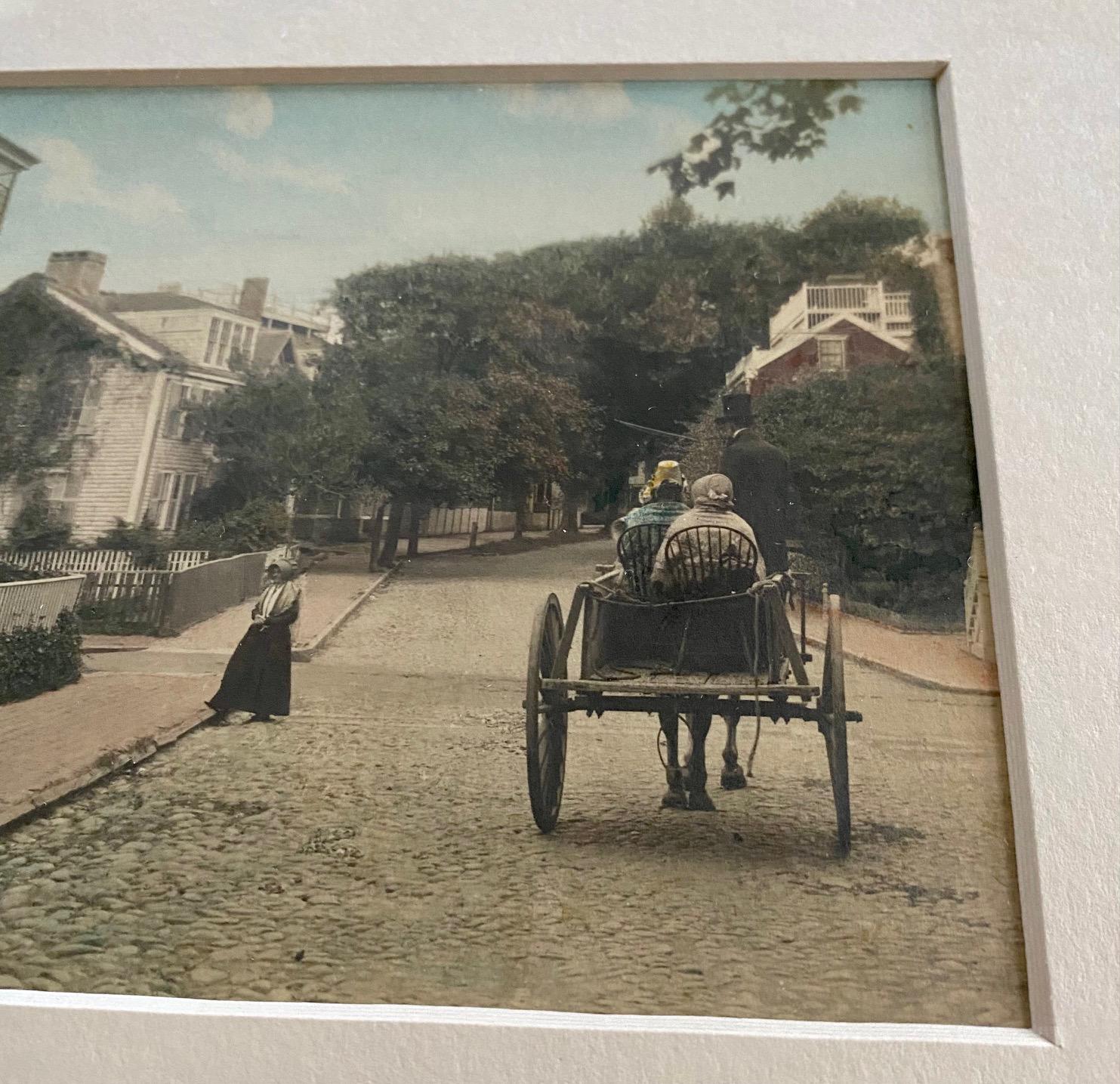 Altro Fotografia colorata a mano di Marshall Gardiner di una scena di strada a Nantucket, 1910 ca. in vendita