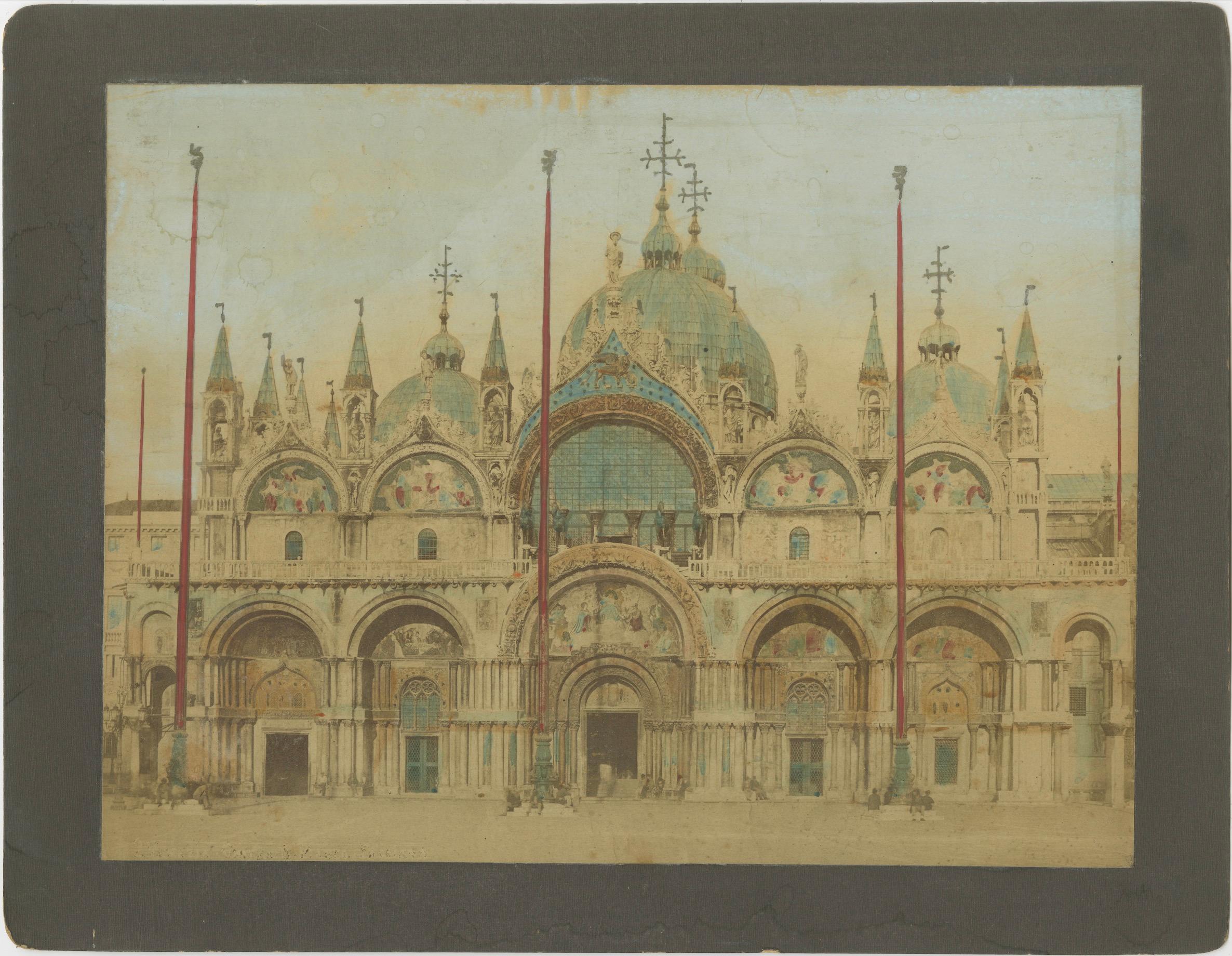 Handkolorierte Fotografien der Piazza San Marco und des Markusdoms, Venedig, 1870 im Zustand „Relativ gut“ im Angebot in Langweer, NL