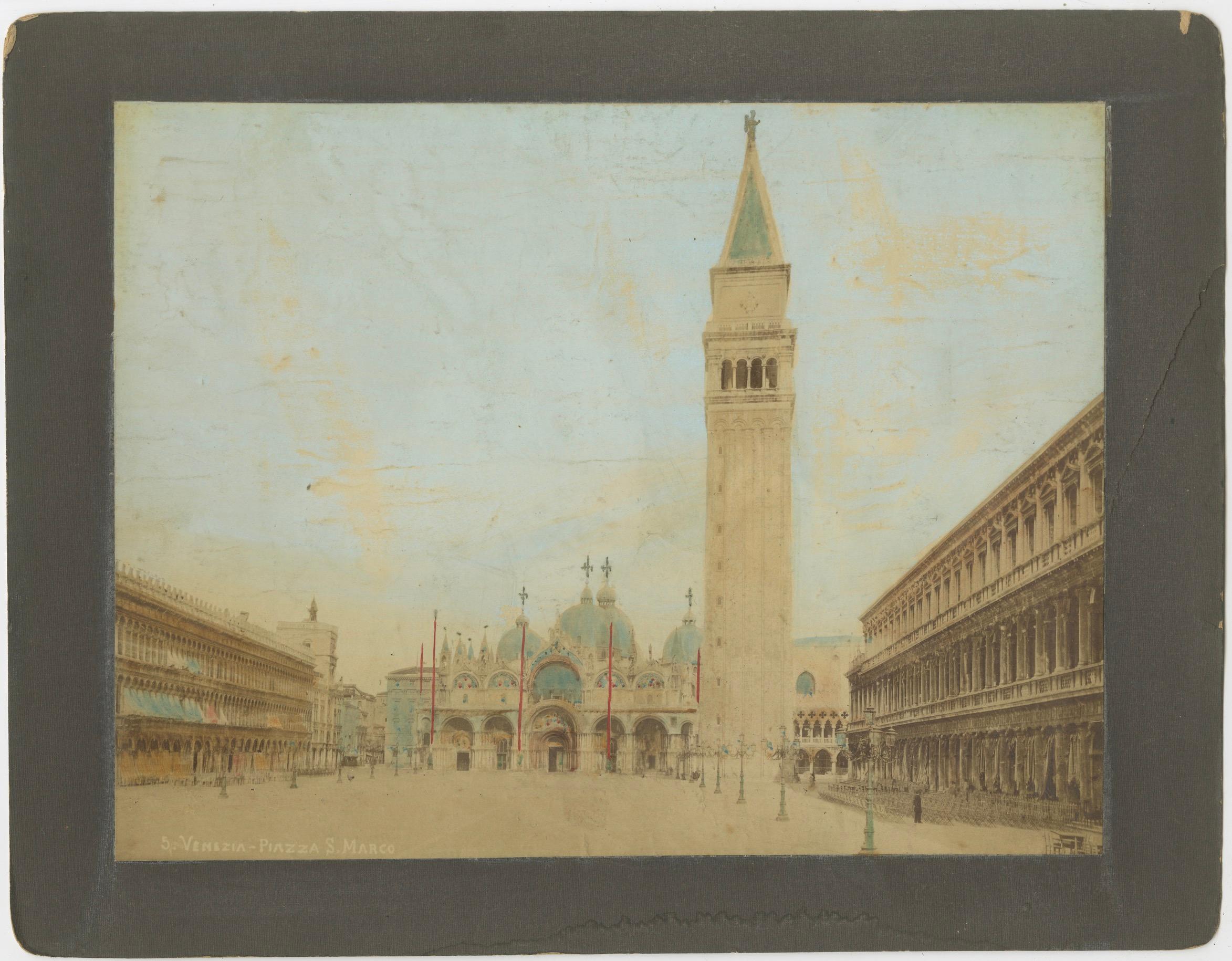 Handkolorierte Fotografien der Piazza San Marco und des Markusdoms, Venedig, 1870 (Papier) im Angebot