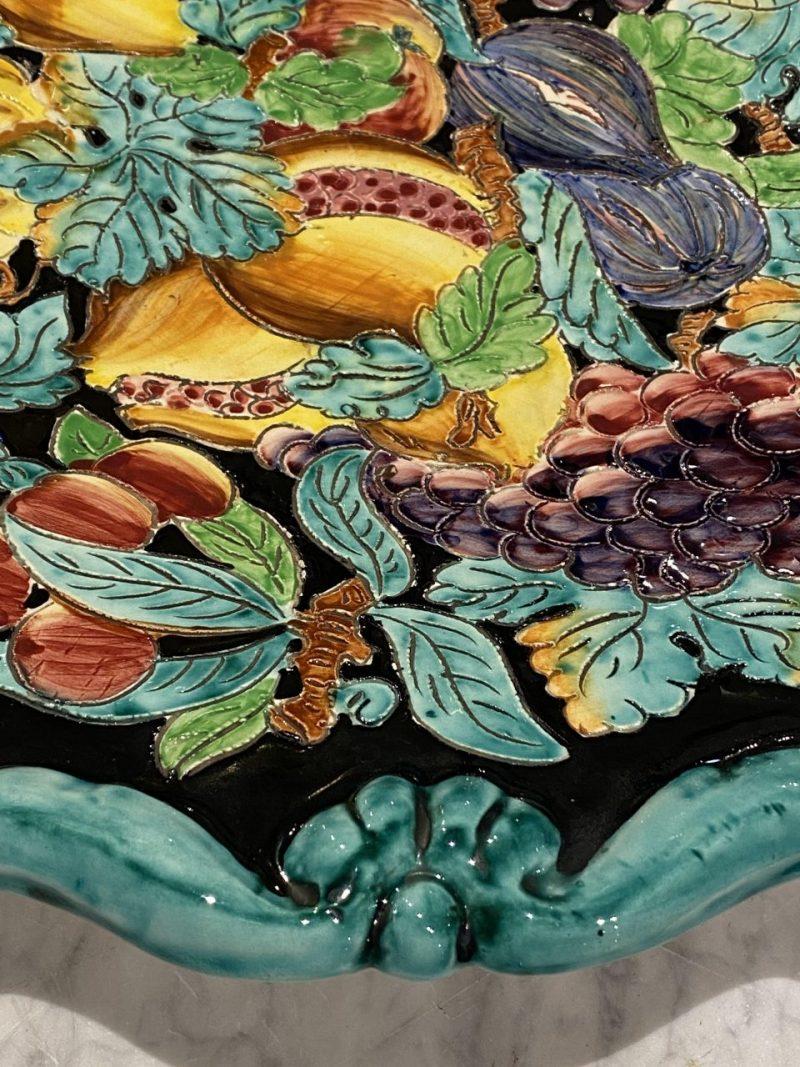 Français Plat à fruits collectionné à la main, Manufacture De Porcelaine De Monaco / Cerart