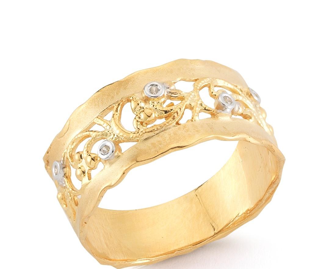 For Sale:  Hand-Crafted 14 Karat Yellow Gold Filigree Ring 2