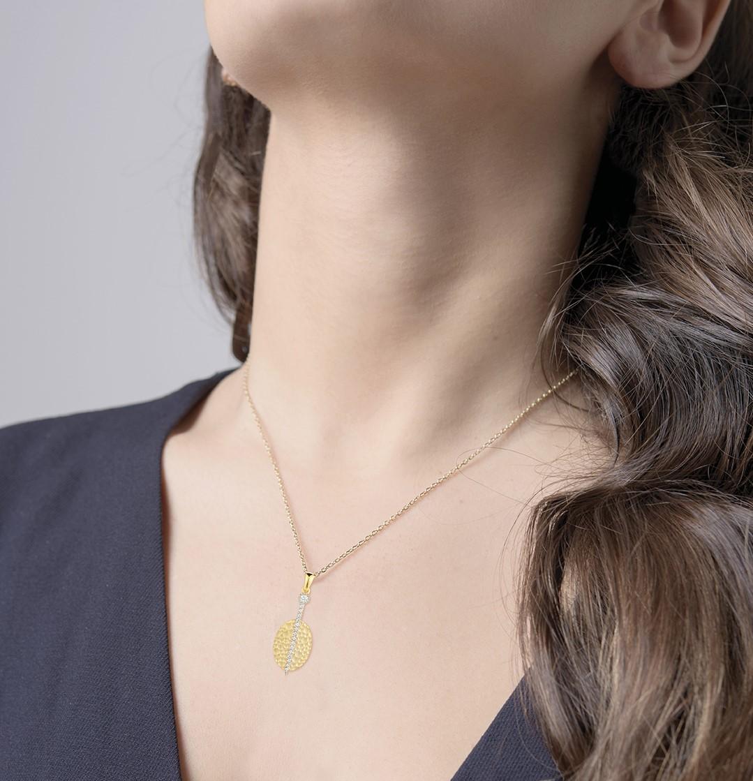 Hand-Crafted 14 Karat Yellow Gold Matte and Hammer-Finished Oval Pendant In New Condition For Sale In Great Neck, NY