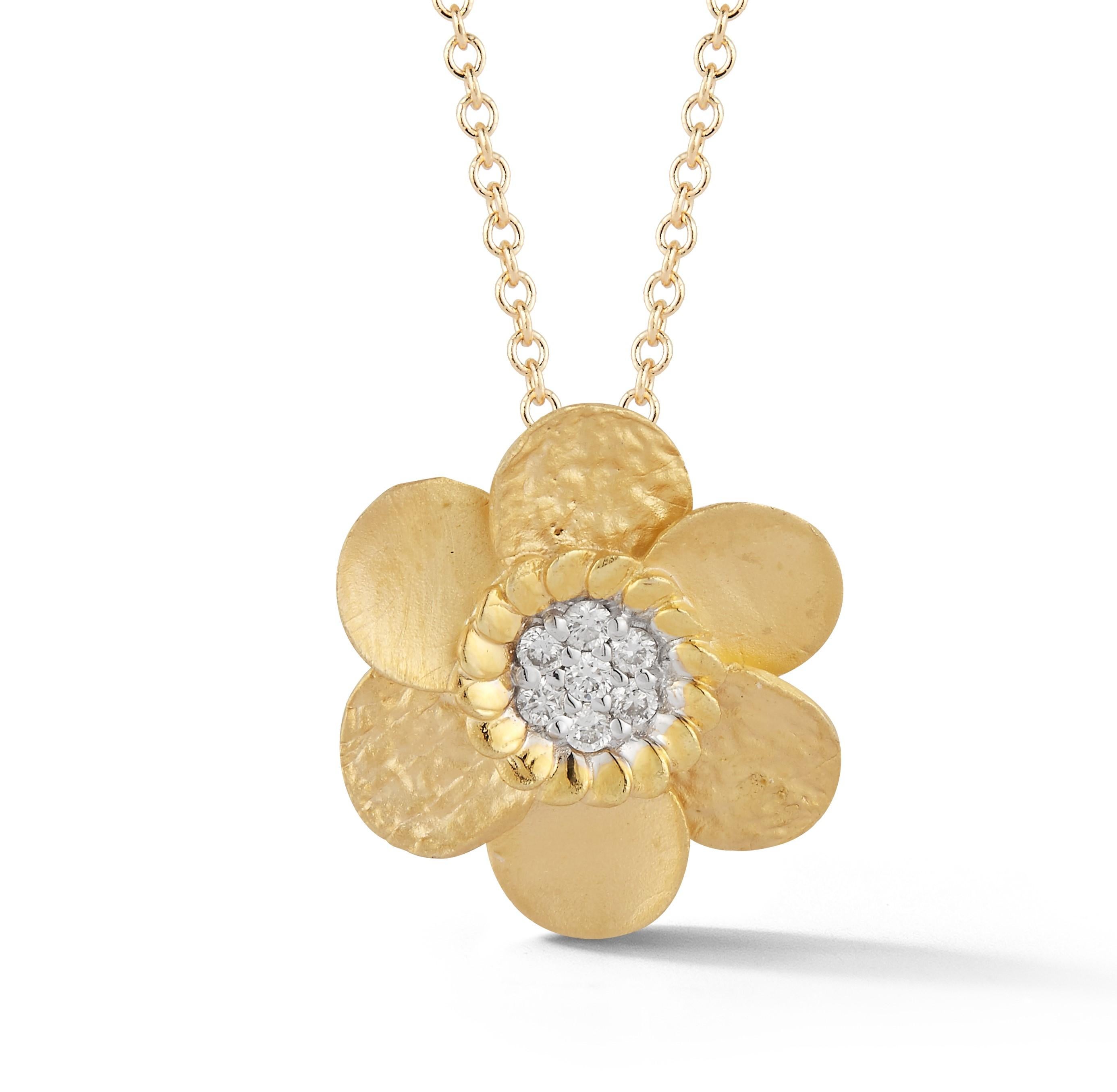 Handcrafted 14 Karat Yellow Gold Mixed-Finish Daisy Pendant In New Condition For Sale In Great Neck, NY