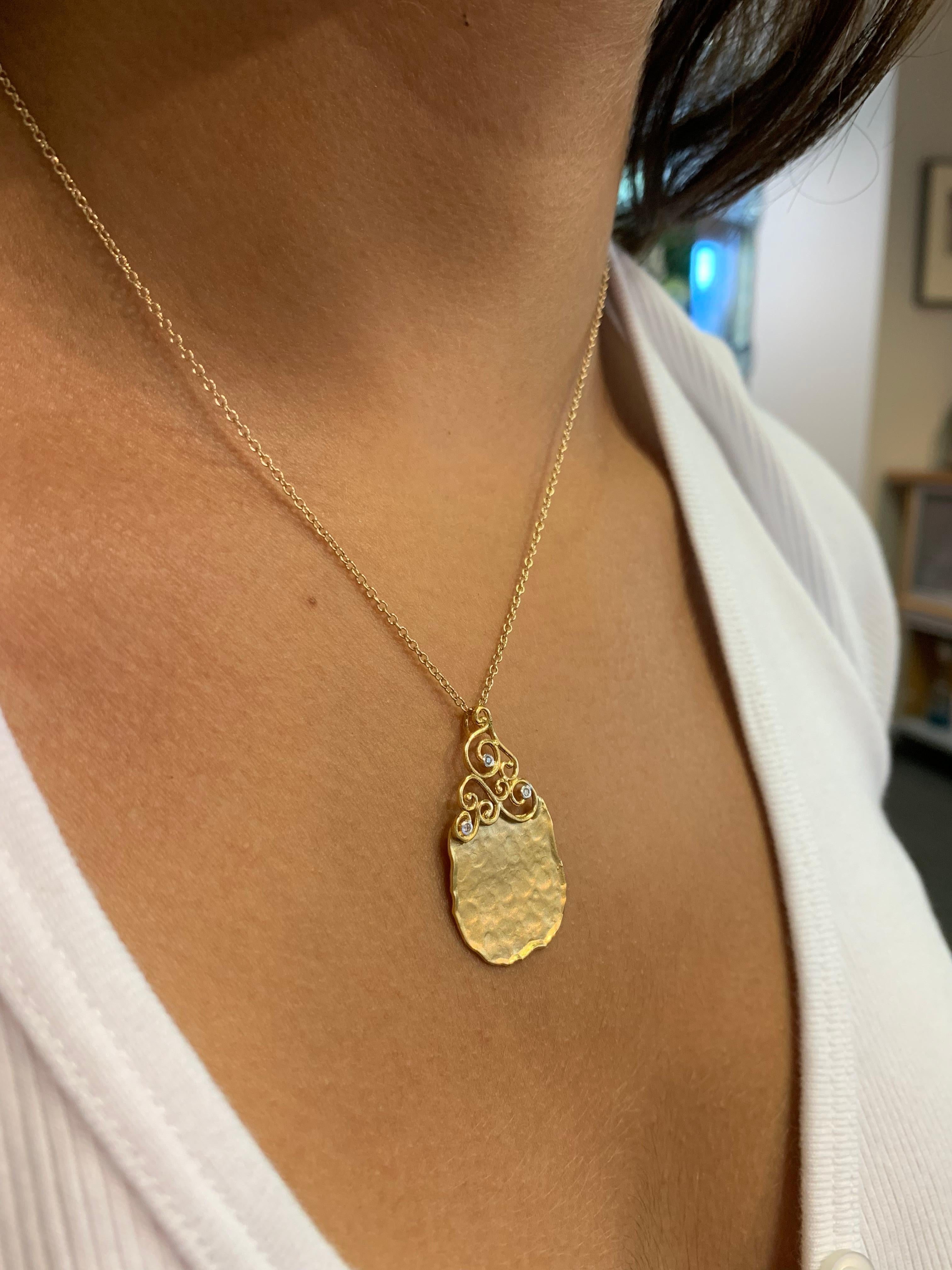 Handcrafted 14 Karat Yellow Gold Tear-Drop Filigree Pendant In New Condition For Sale In Great Neck, NY