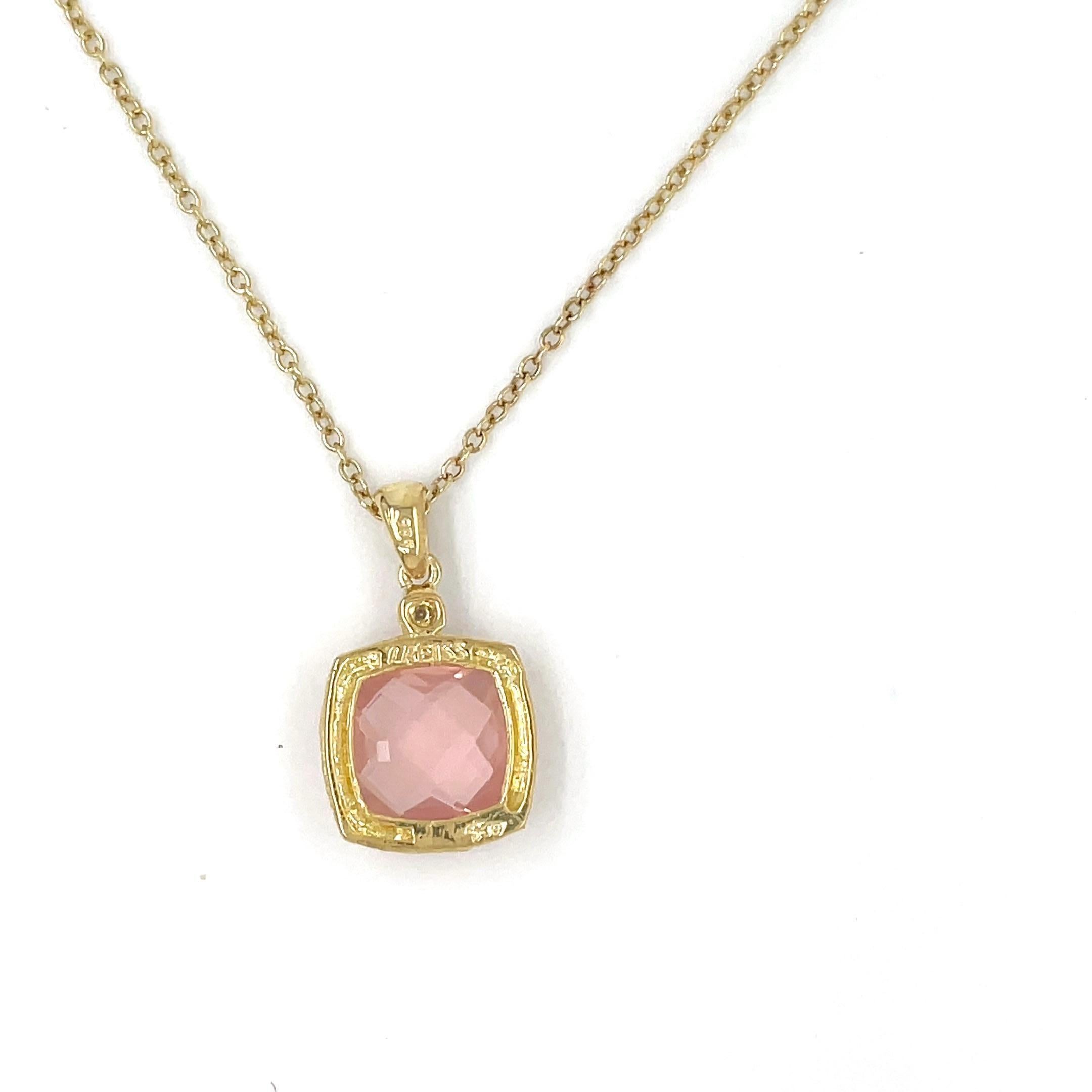 Taglio cuscino Realizzato a mano in oro 14K 0,02 ct. tw. Ciondolo con diamante e quarzo rosa da 3,35 carati in vendita