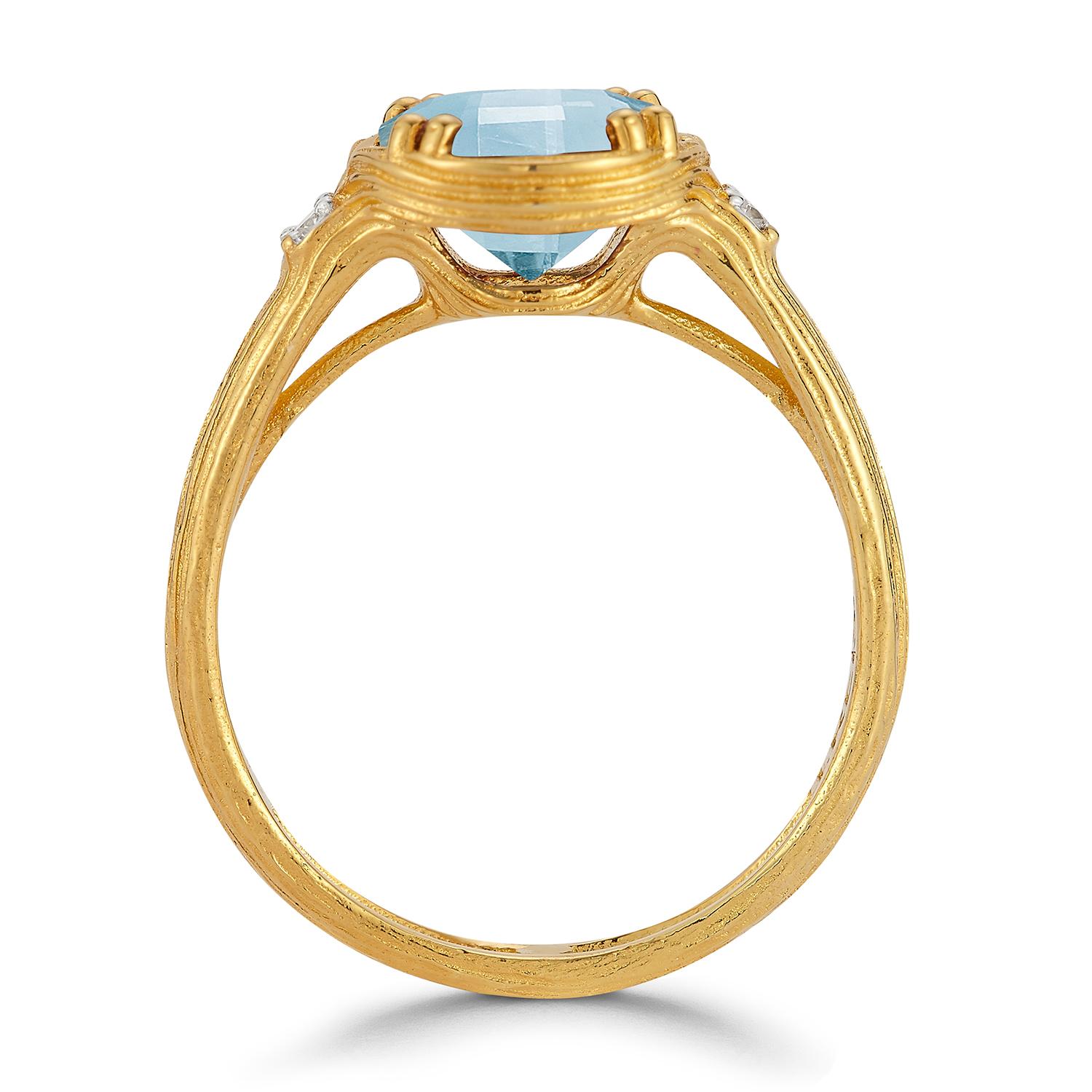 For Sale:  Hand-Crafted 14K Gold 0.05 ct. tw. Diamond & 2.25CT Blue Topaz Cocktail Ring 4