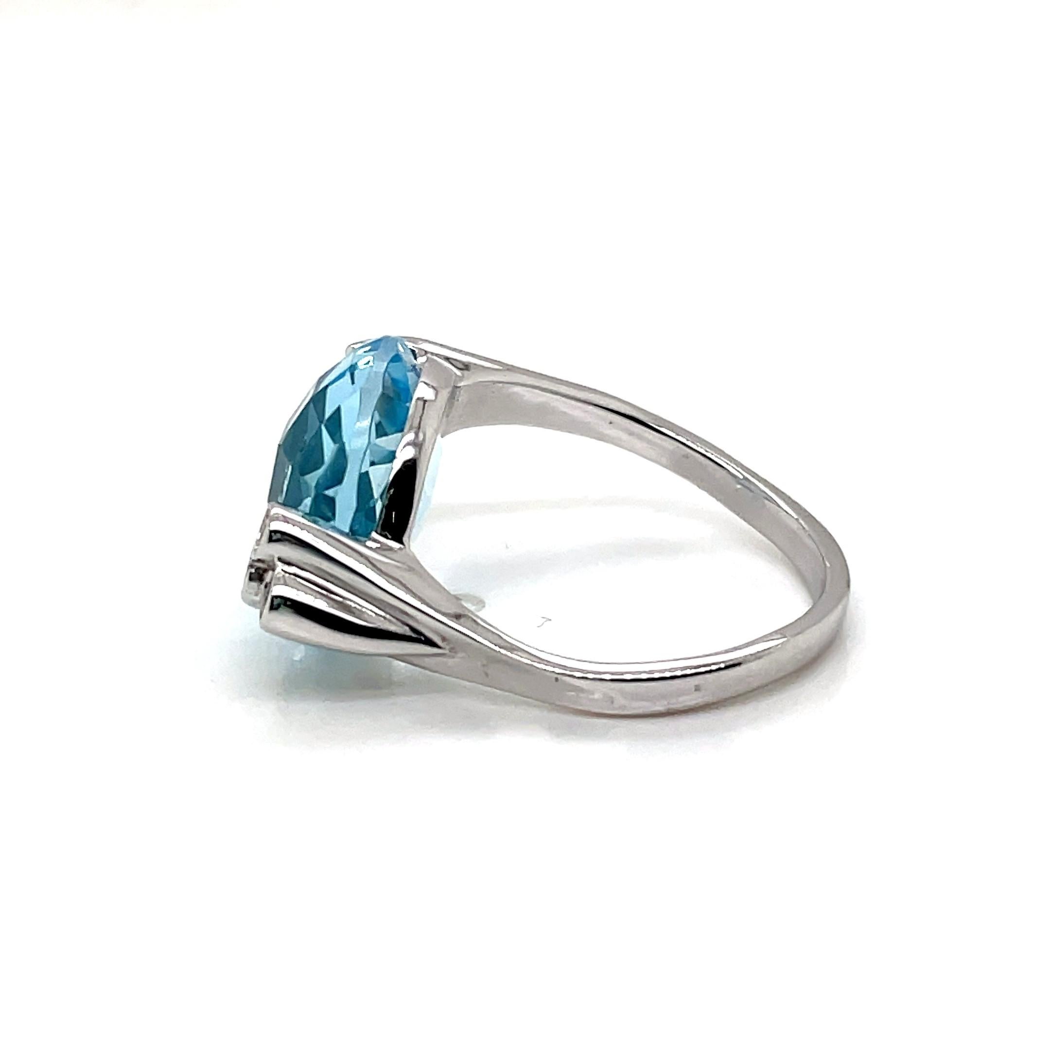 For Sale:  Hand-Crafted 14K Gold 0.06 ct. tw. Diamond & 7.5CT Blue Topaz Cocktail Ring 3