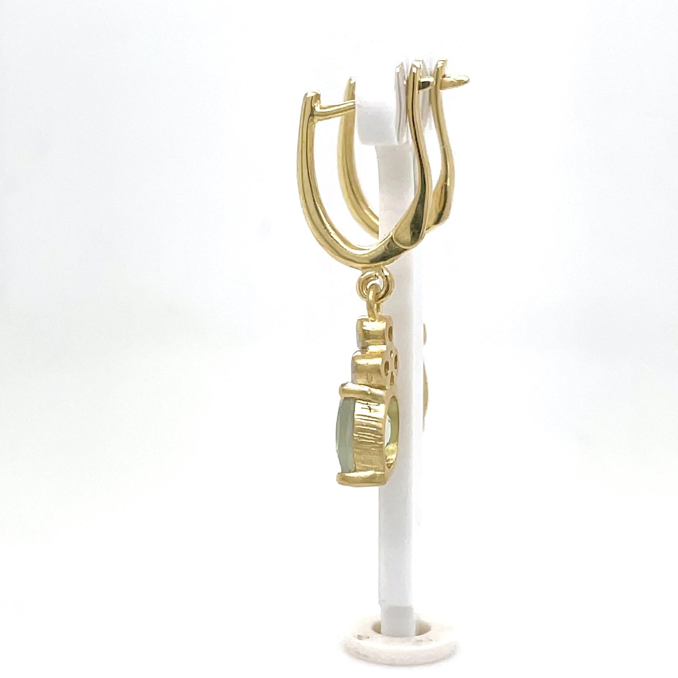 Orecchini pendenti in oro 14K da 0,09 ct. tw. 2,2CT con ametista verde realizzati a mano In condizioni Nuovo in vendita a Great Neck, NY