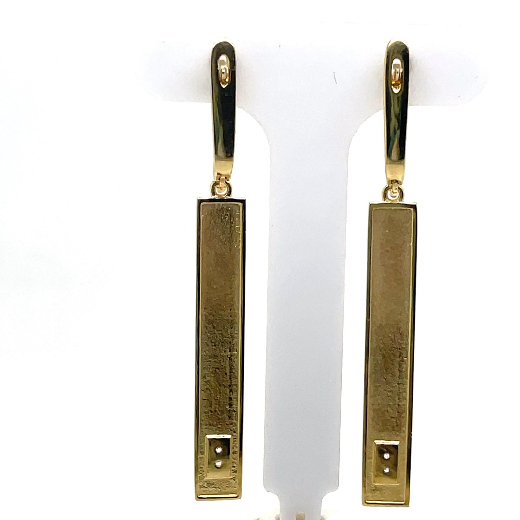 Taglio rotondo Realizzato a mano in oro 14K 0,15 ct. tw. Orecchini pendenti a rettangolo in vendita