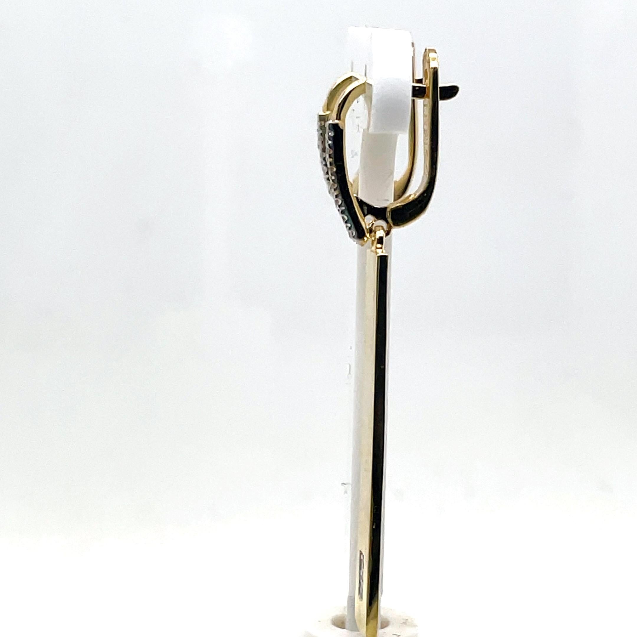 Realizzato a mano in oro 14K 0,15 ct. tw. Orecchini pendenti a rettangolo In condizioni Nuovo in vendita a Great Neck, NY