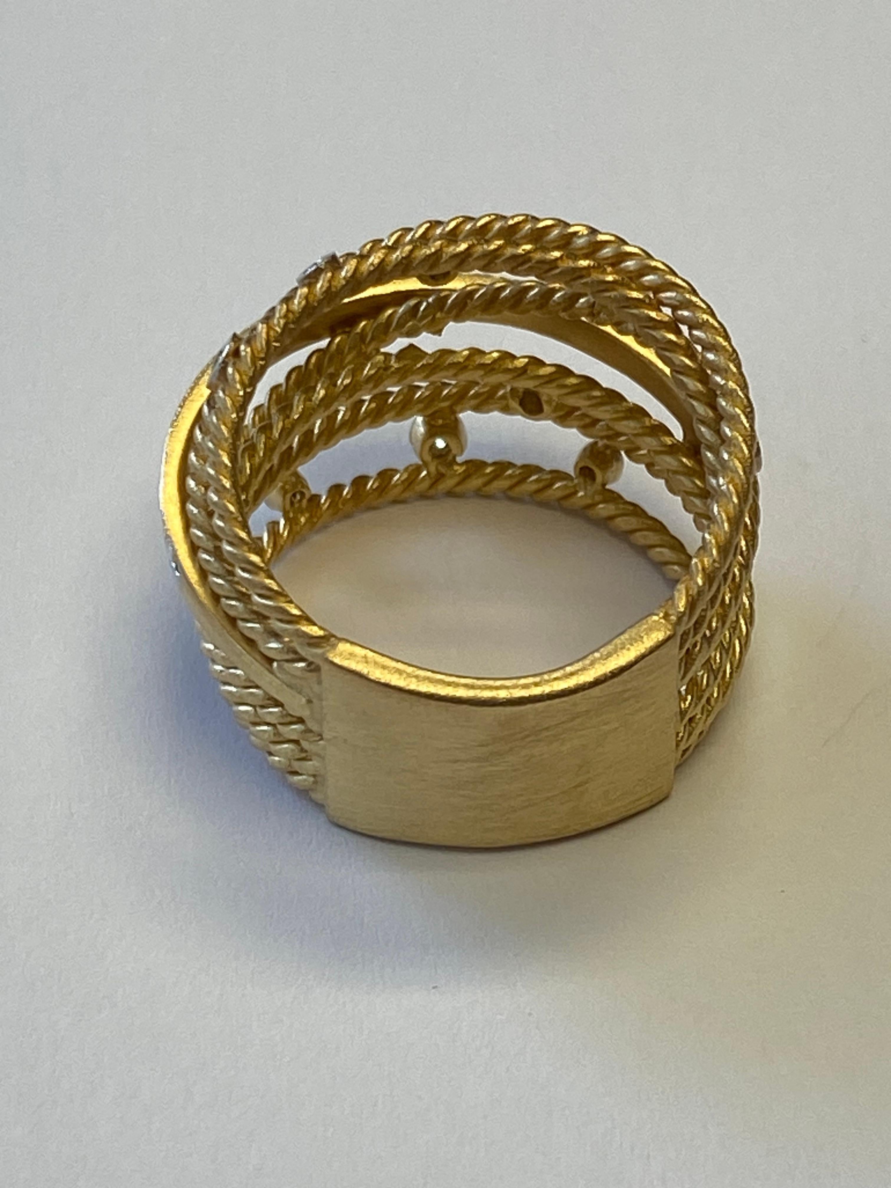 Im Angebot: Handgefertigtes 14K Gold 0,33 Karat, tw. Highway-Ring mit Diamanten () 3