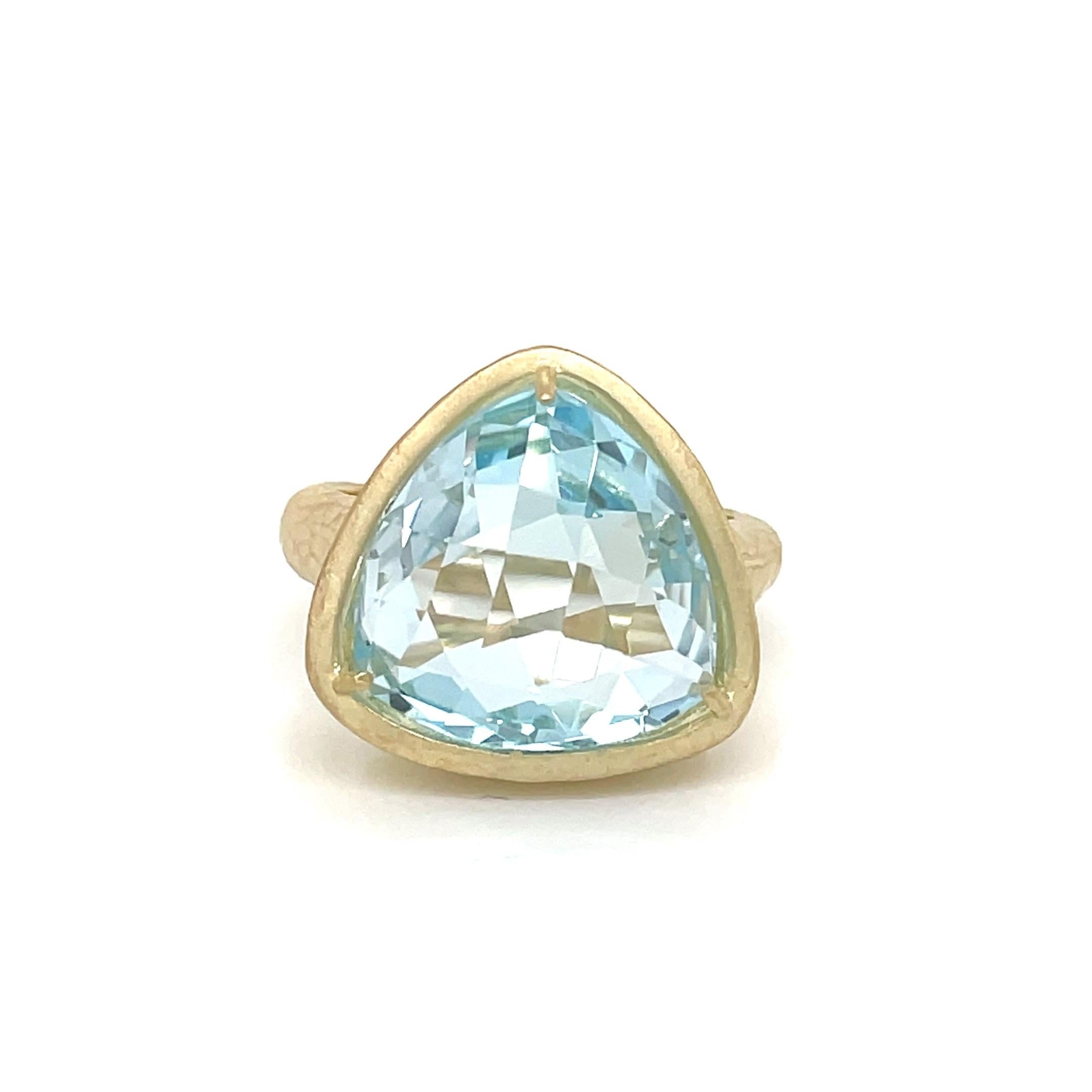 For Sale:  Hand-Crafted 14K Gold 12.25 ct. tw. 15mm Blue Topaz Color Stone Ring 2