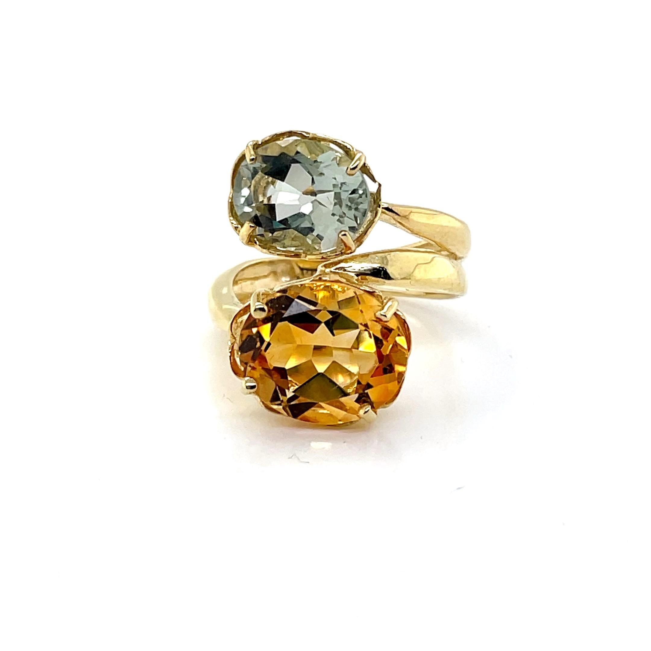 Im Angebot: Handgefertigter 14K Gold 3.7CT Grüner Amethyst & 2,45CT Citrin Cocktail-Ring () 2