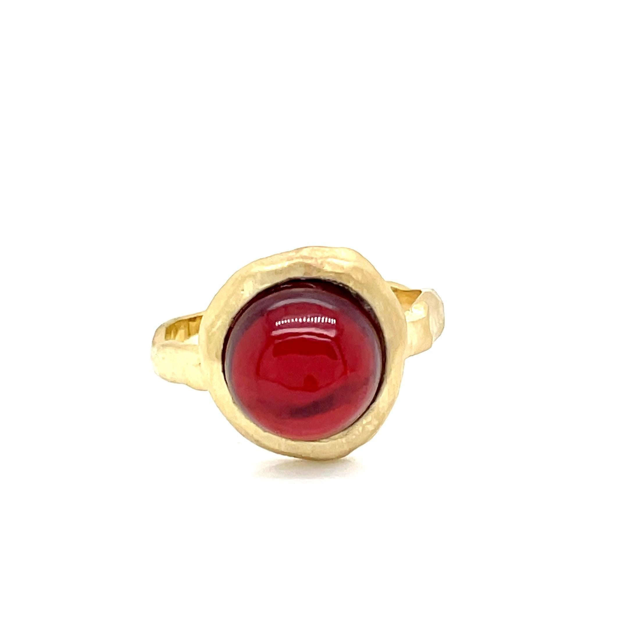 For Sale:  Hand-Crafted 14K Gold 4.9 ct. tw. Garnet Cocktail Ring 2