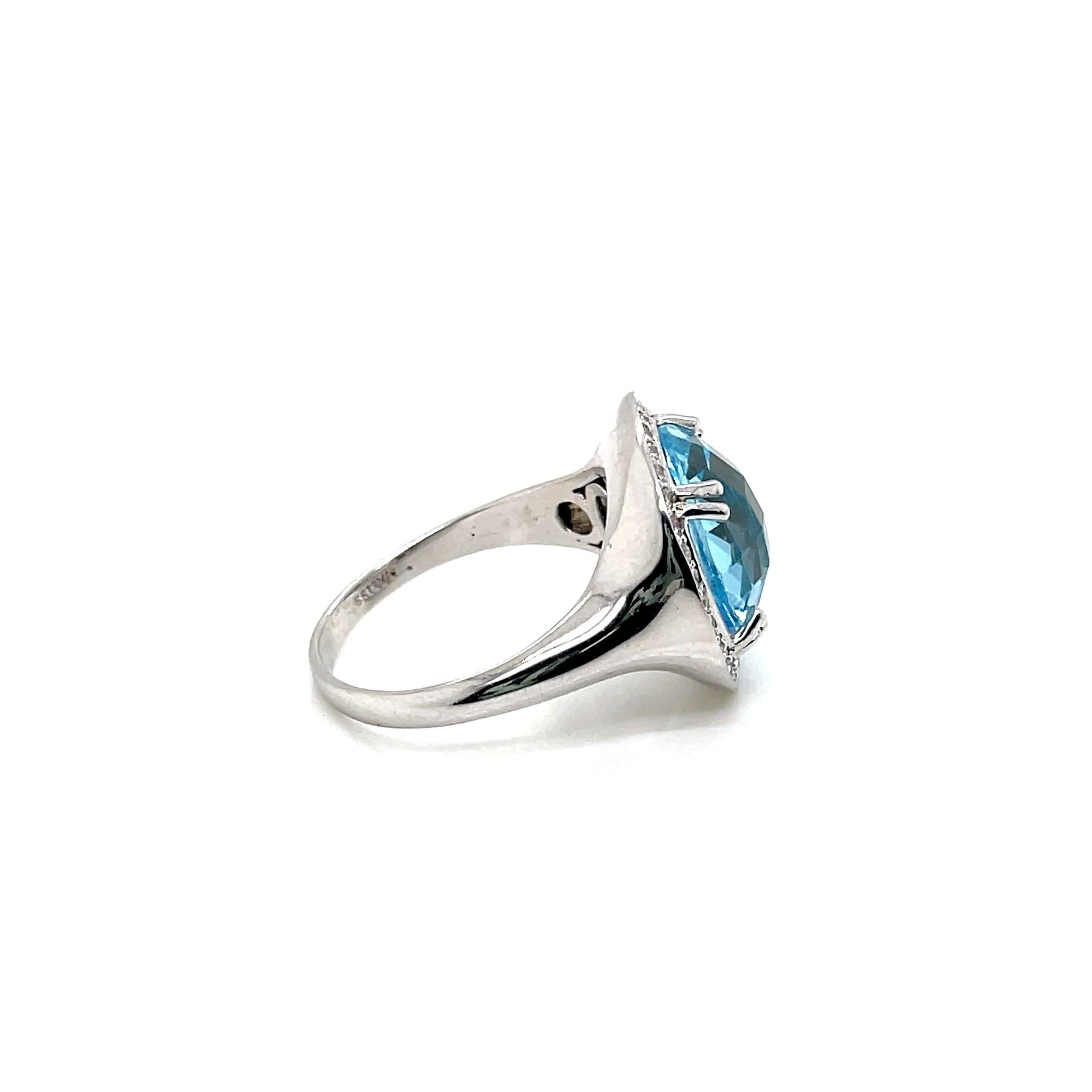 For Sale:  Hand-Crafted 14K Gold 9.95 ct. tw. Diamond & 9.95CT Blue Topaz Cocktail Ring 3