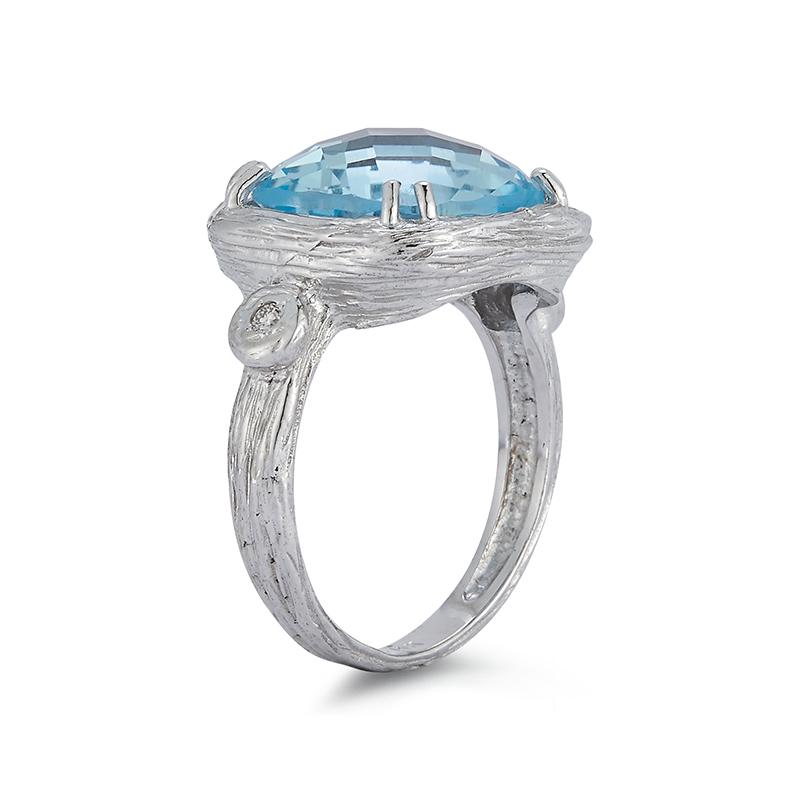 For Sale:  Hand-Crafted 14K White Gold Blue Topaz Cocktail Ring 4
