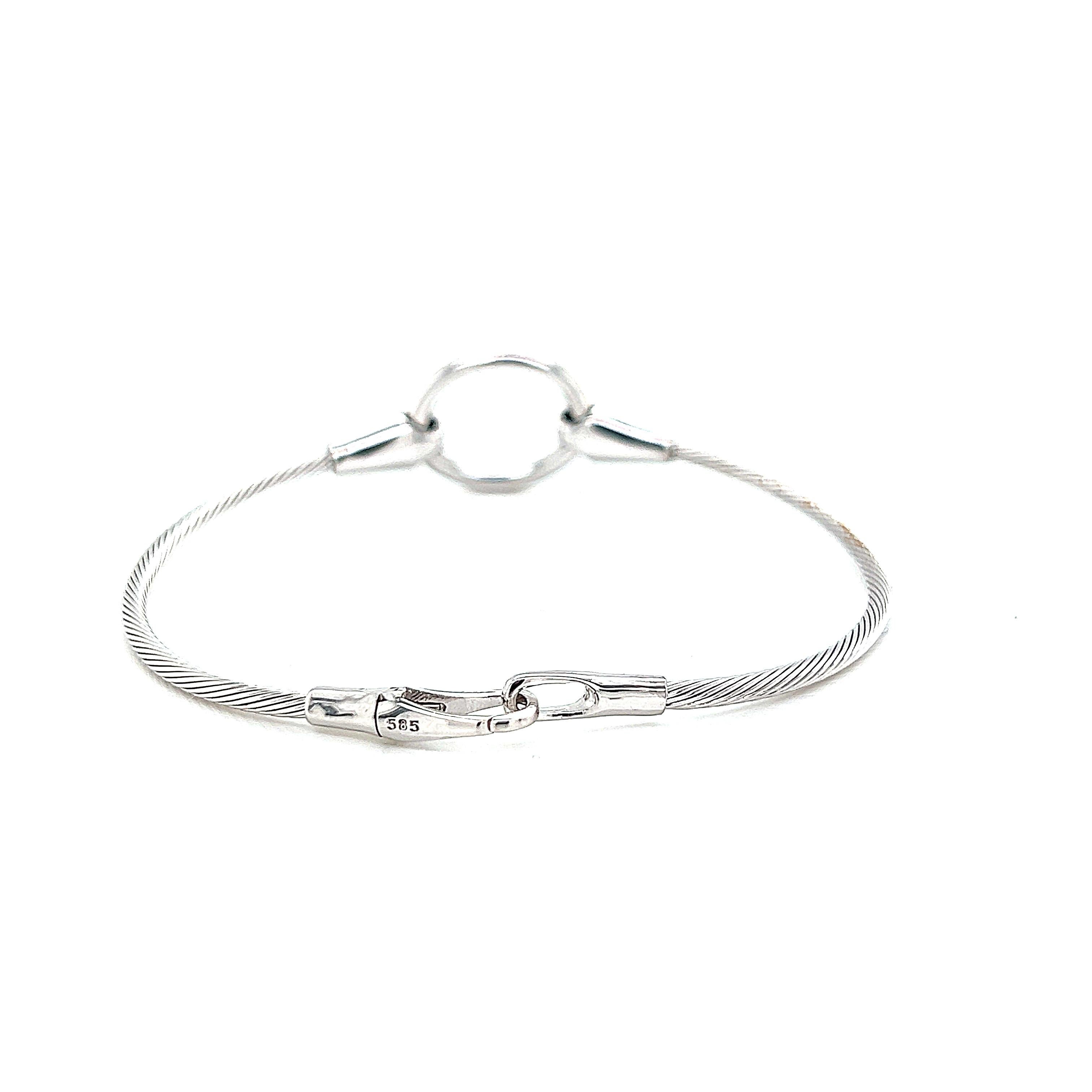 Round Cut Hand-Crafted 14K White Gold Flex Wire Bracelet Set with an Open Circle Motif For Sale