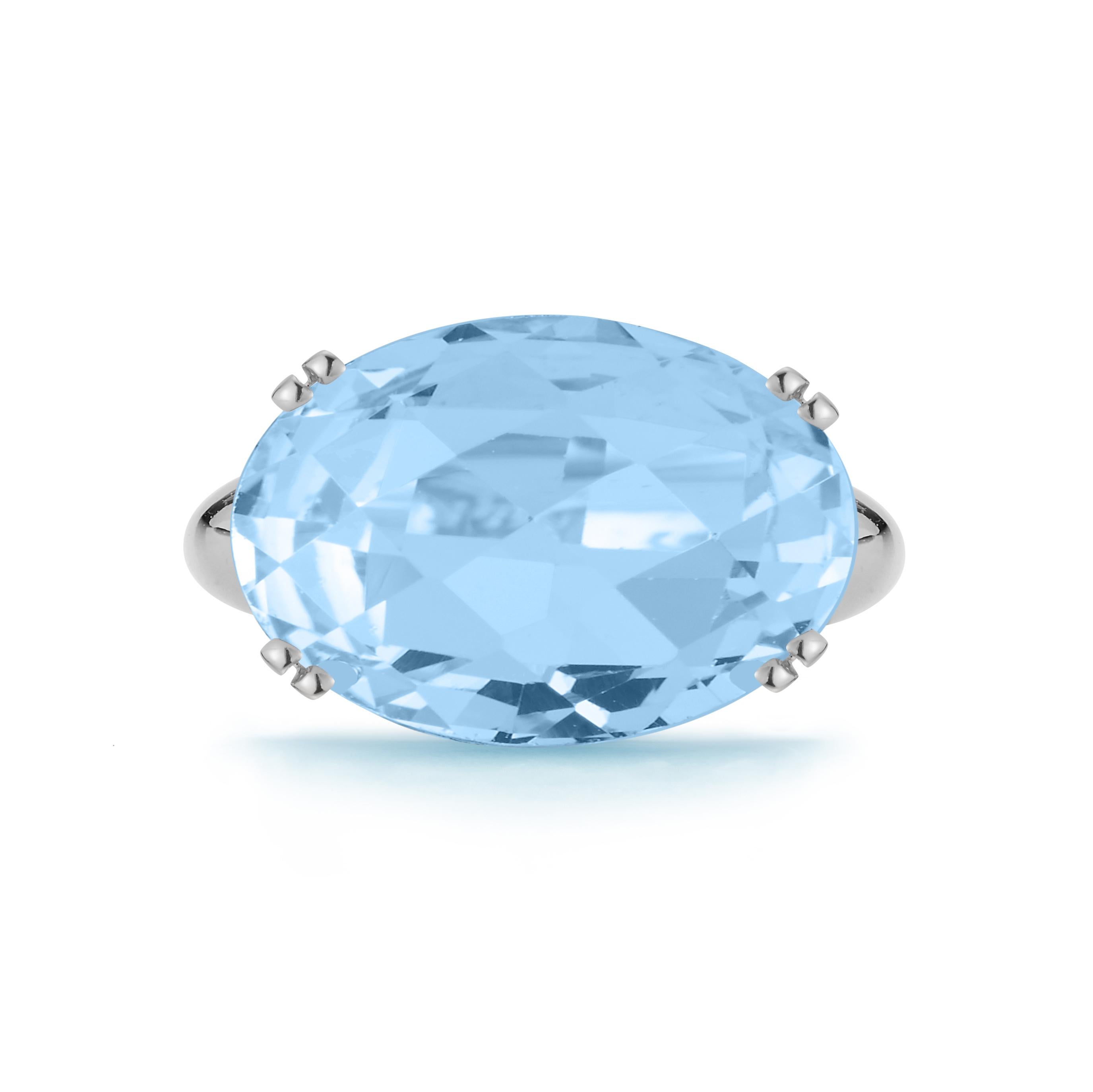 For Sale:  Hand-Crafted 14K White Gold Oval-Shaped Blue Topaz Cocktail Ring 3