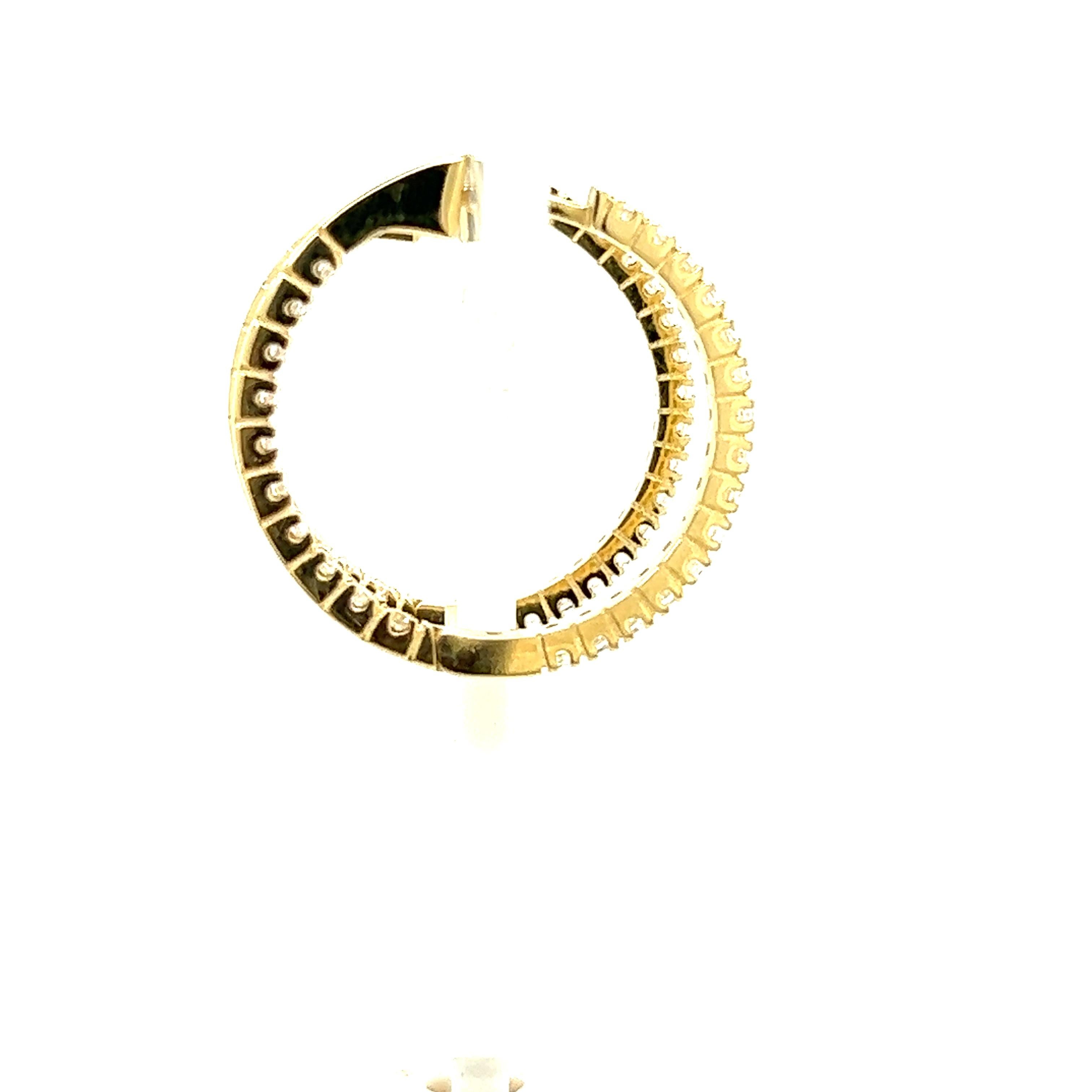 Handgefertigte Ohrringe, 14 Karat Gelbgold Inside-Out Eternity Diamant Creolen (Rundschliff) im Angebot