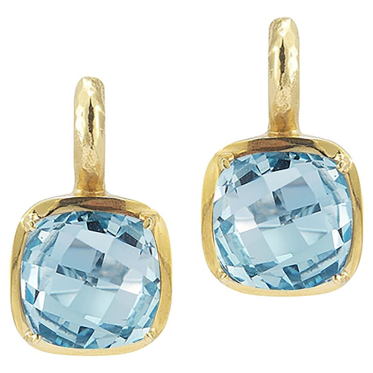Handgefertigte Ohrringe aus 14 Karat Gelbgold mit blauem Topas und Stein im  Angebot bei 1stDibs